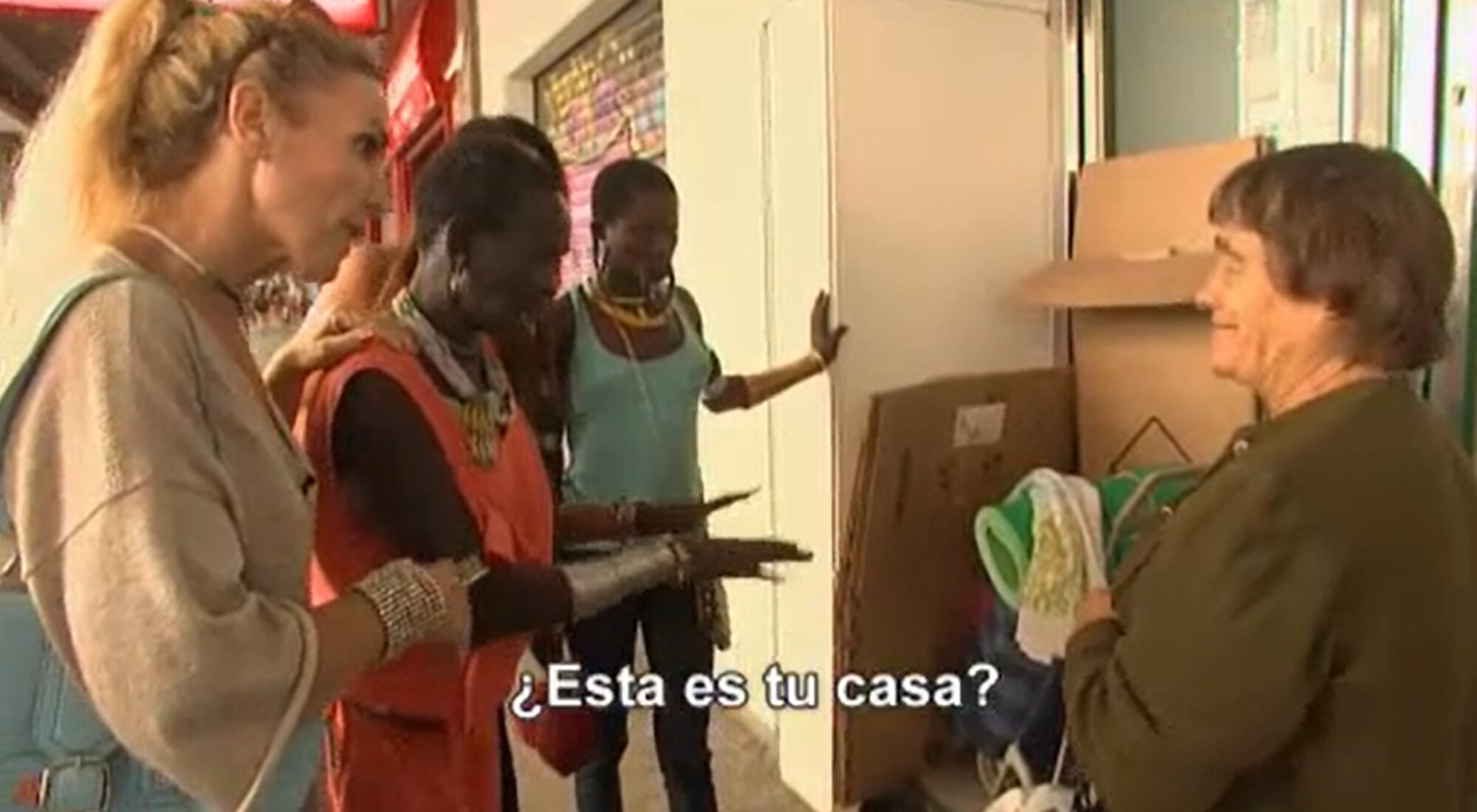 Nga Bilé, desconcertada al descubrir a una mujer sin hogar en 'Perdidos en la ciudad'