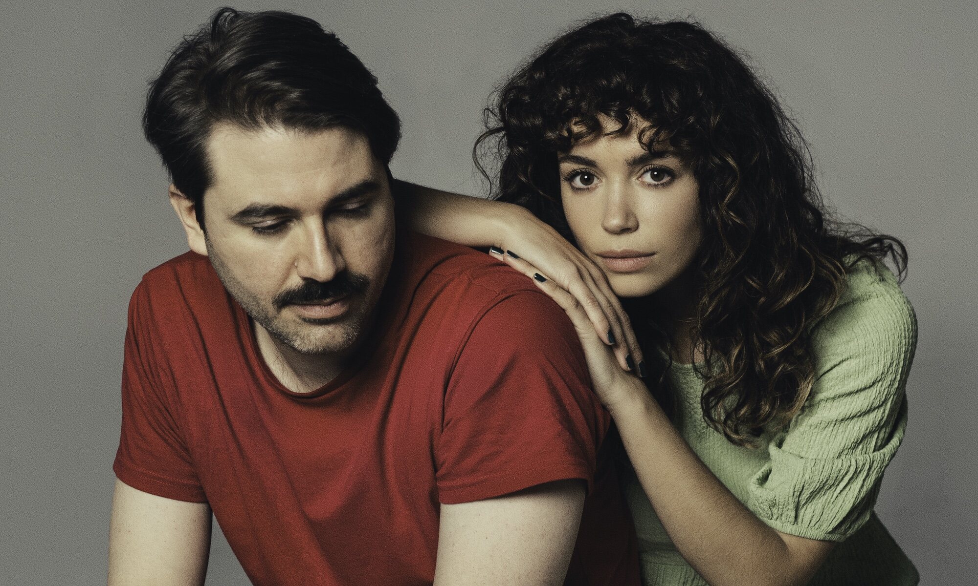 Anthony Ocaña y Carol Rovira