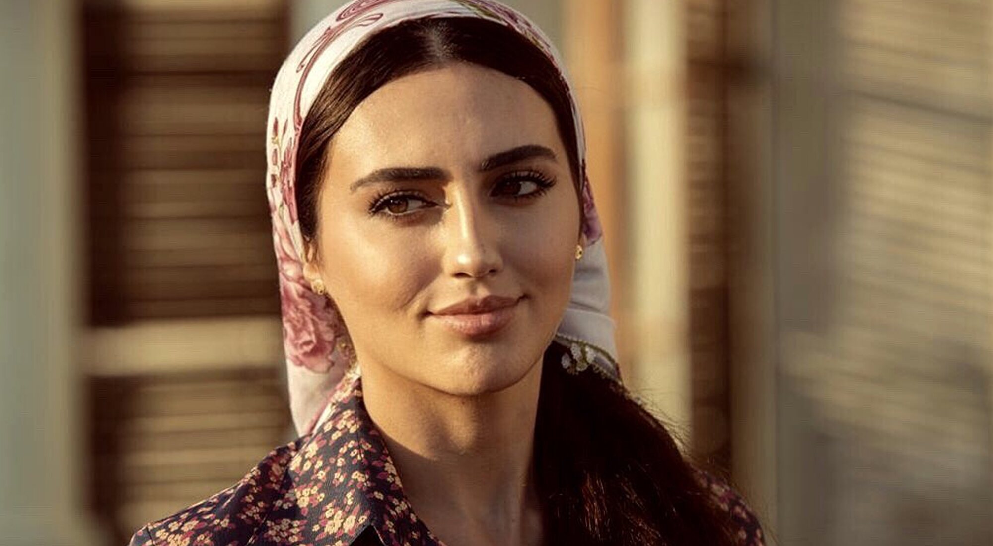 Selin Genç ha debutado como actriz con el papel de Gülten en 'Tierra amarga'