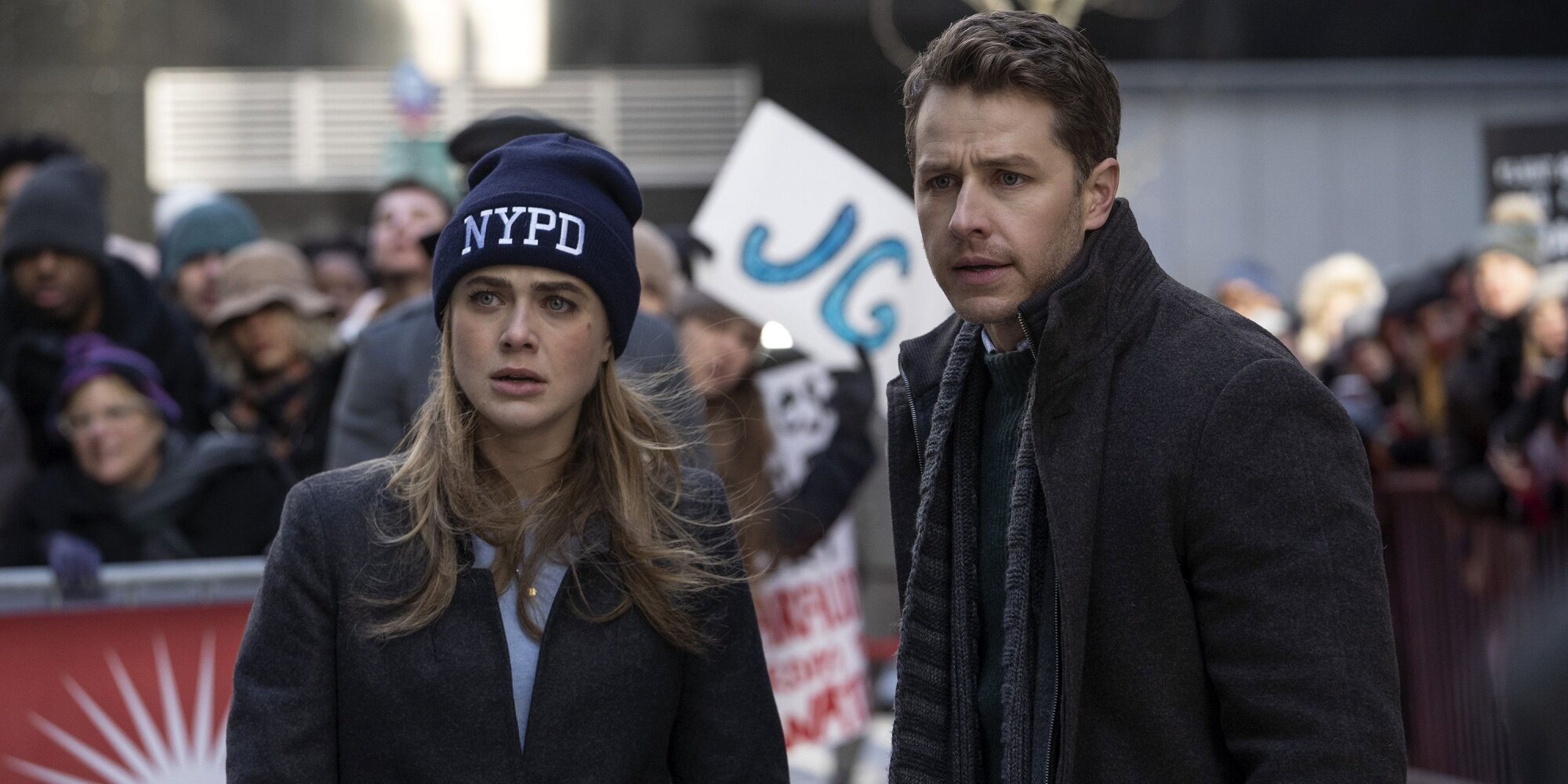 Melissa Roxburgh y Josh Dallas en &#39;Manifest&#39;