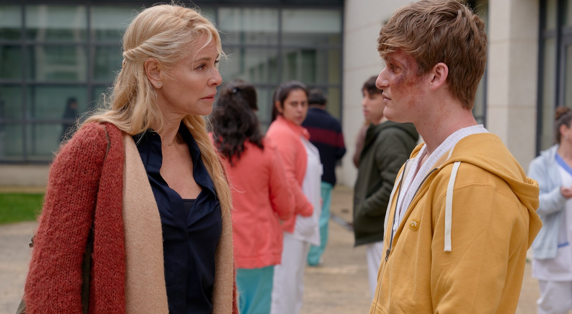 Belén Rueda junto a Uri Guitart en la tercera temporada de 'Madres'