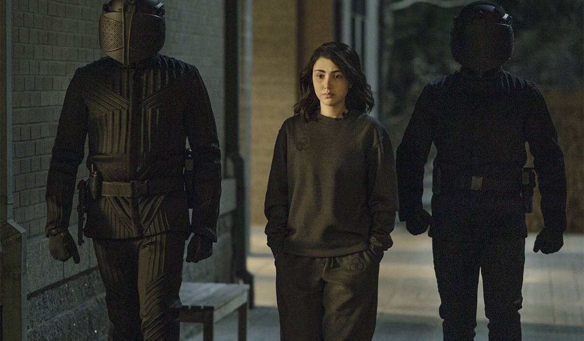 Hope en el 2x01 de &#39;The Walking Dead: World Beyond&#39;