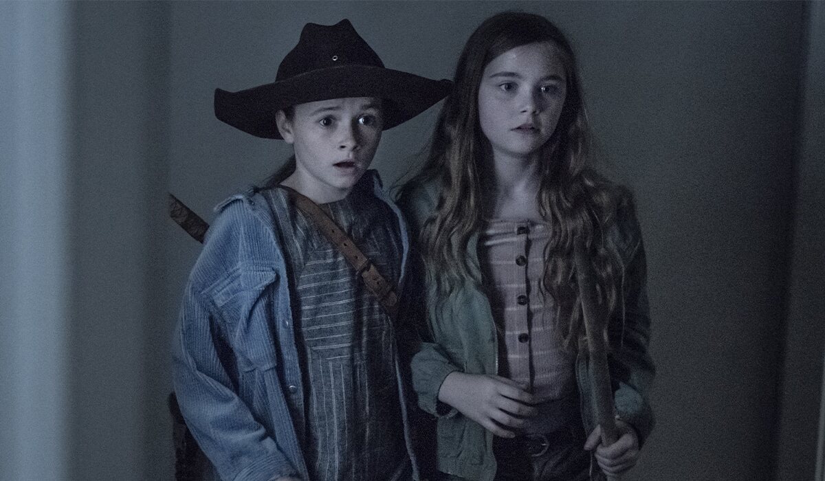 Judith y Gracie en el 11x08 de 'The Walking Dead'