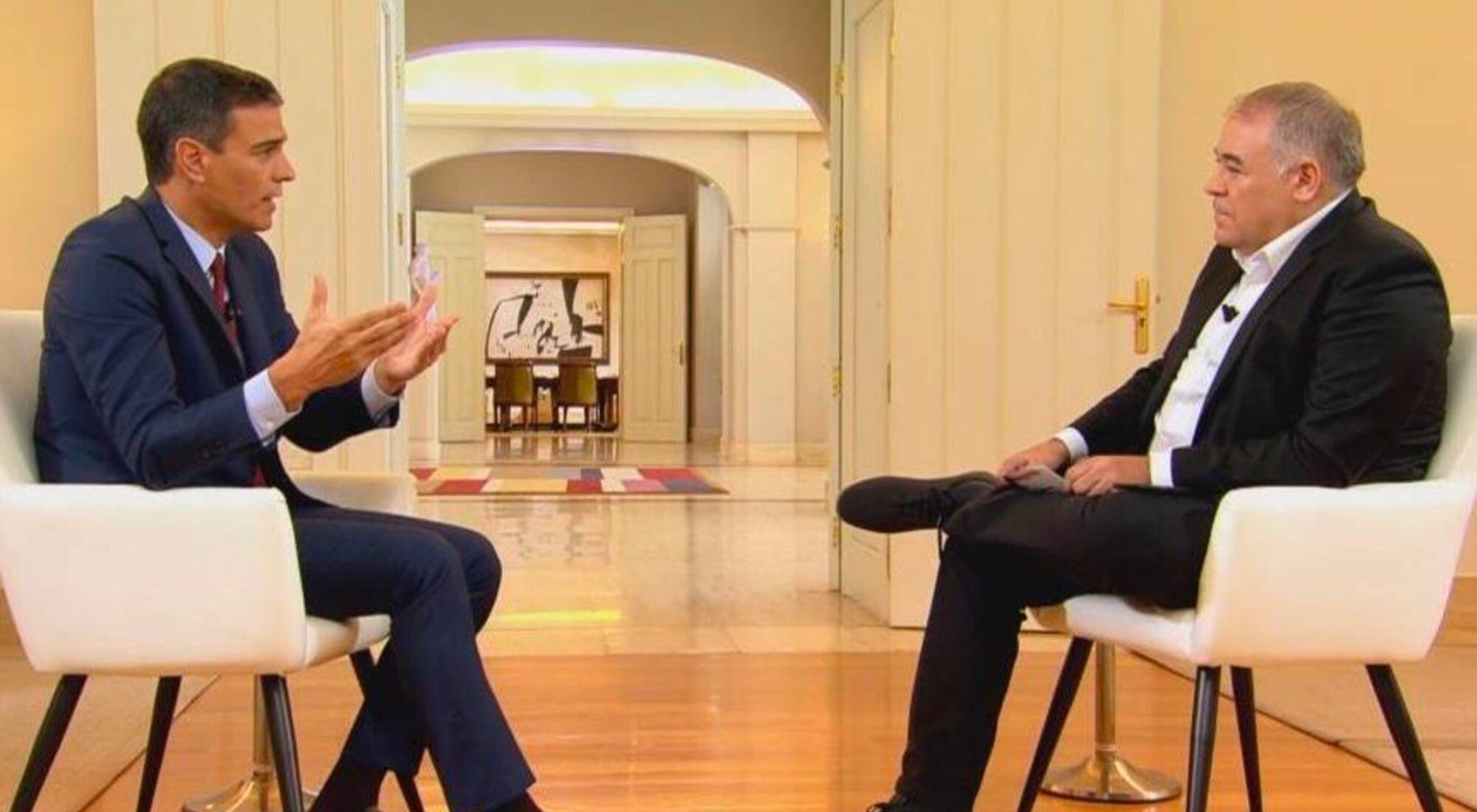 Antonio García Ferreras y Pedro Sánchez durante una entrevista