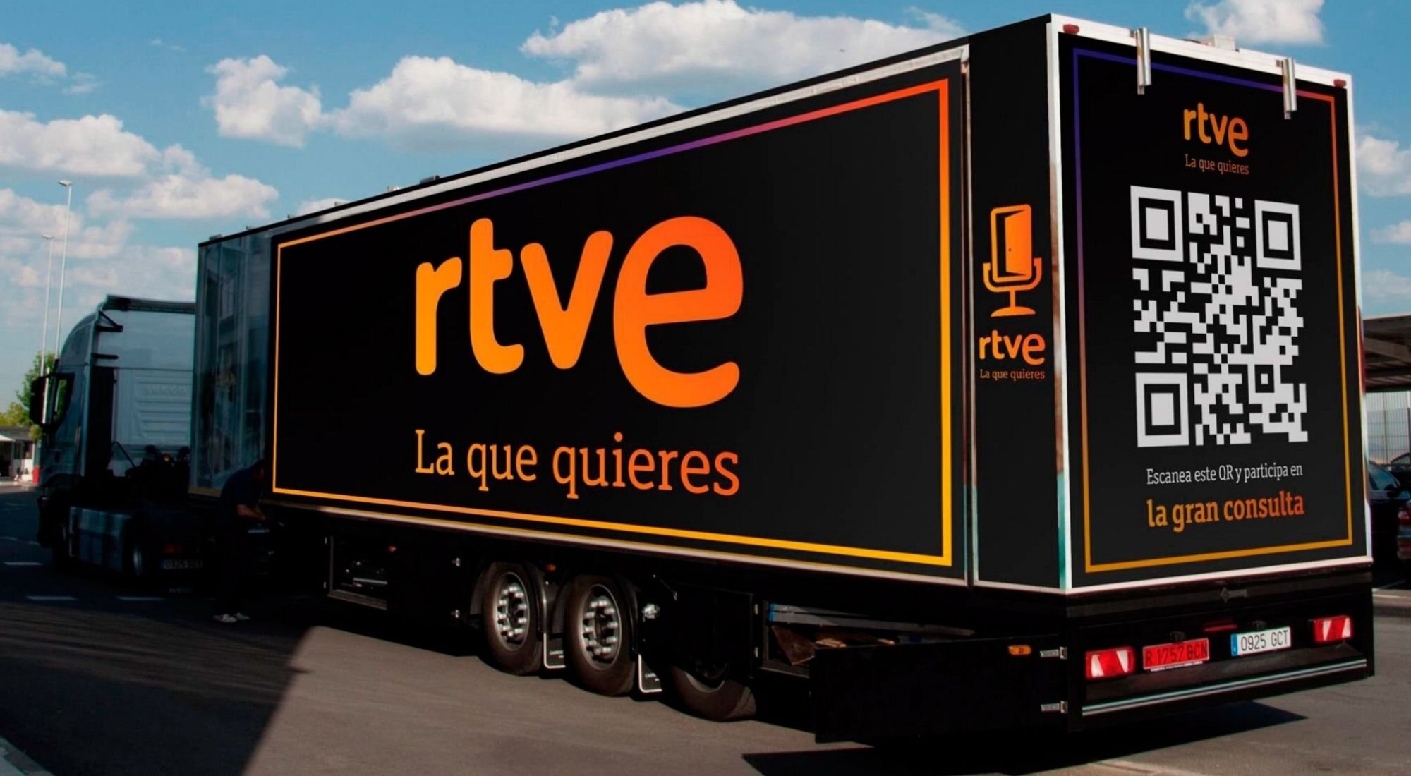 El plató móvil que recorre España en "la gran consulta" de RTVE