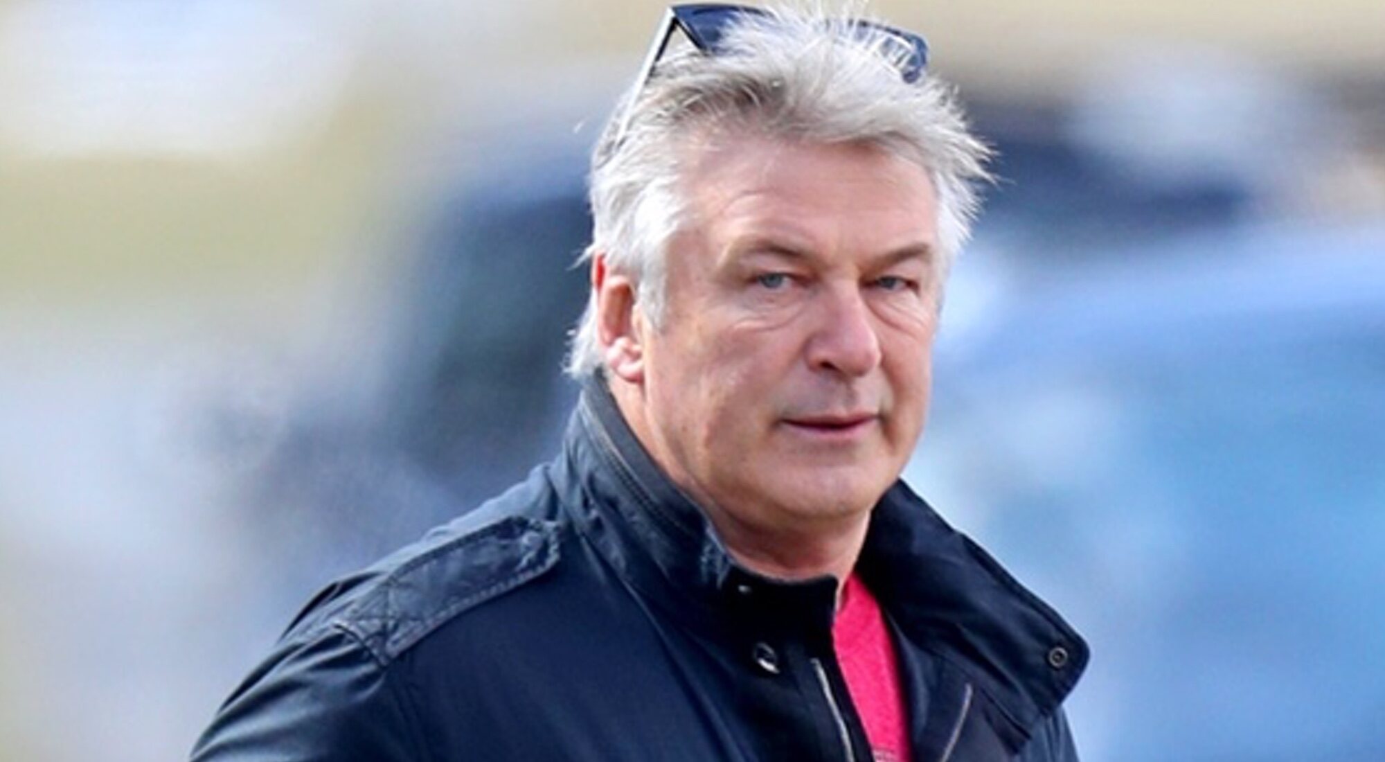 Alec Baldwin, paseando por la calle/ Fuente: GTRES