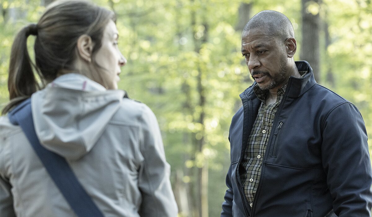 Lyla y Leo en el 2x06 de &#39;The Walking Dead: World Beyond&#39;