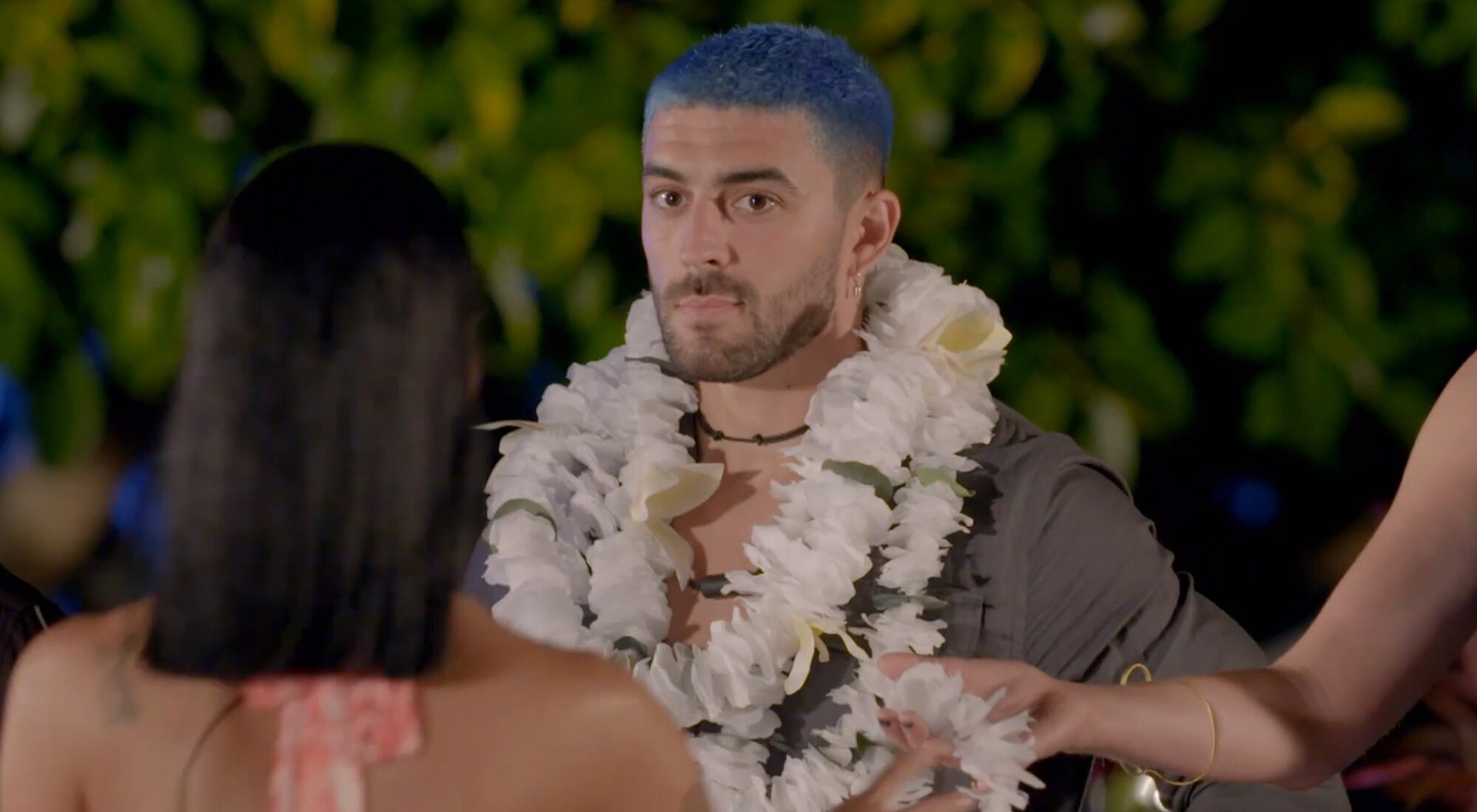 Diriany le entrega su collar a Josué en 'La isla de las tentaciones'