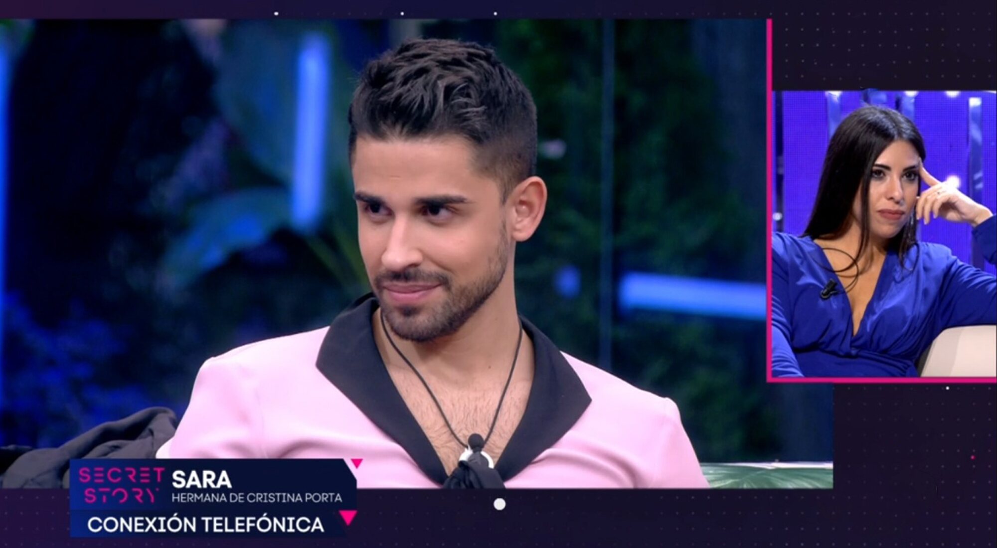 Miguel Frigenti, atento a la conversación entre Cristina Porta y Sara en 'Secret Story'