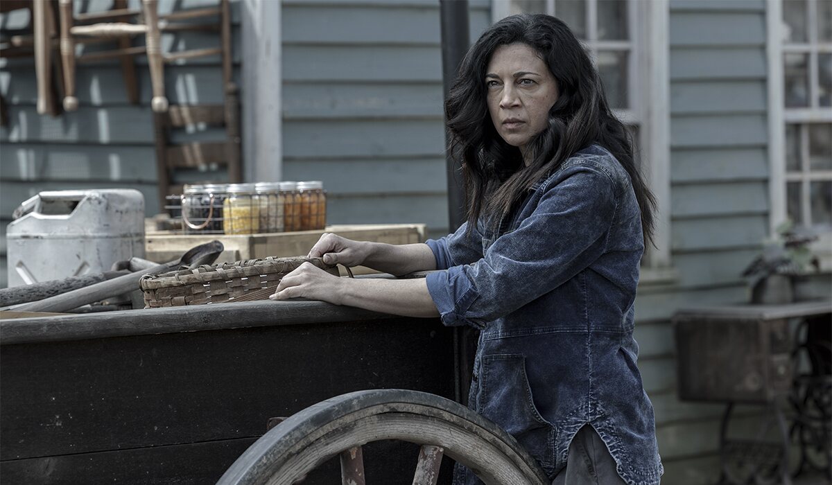 Indira en el en el 2x08 de &#39;The Walking Dead: World Beyond&#39;