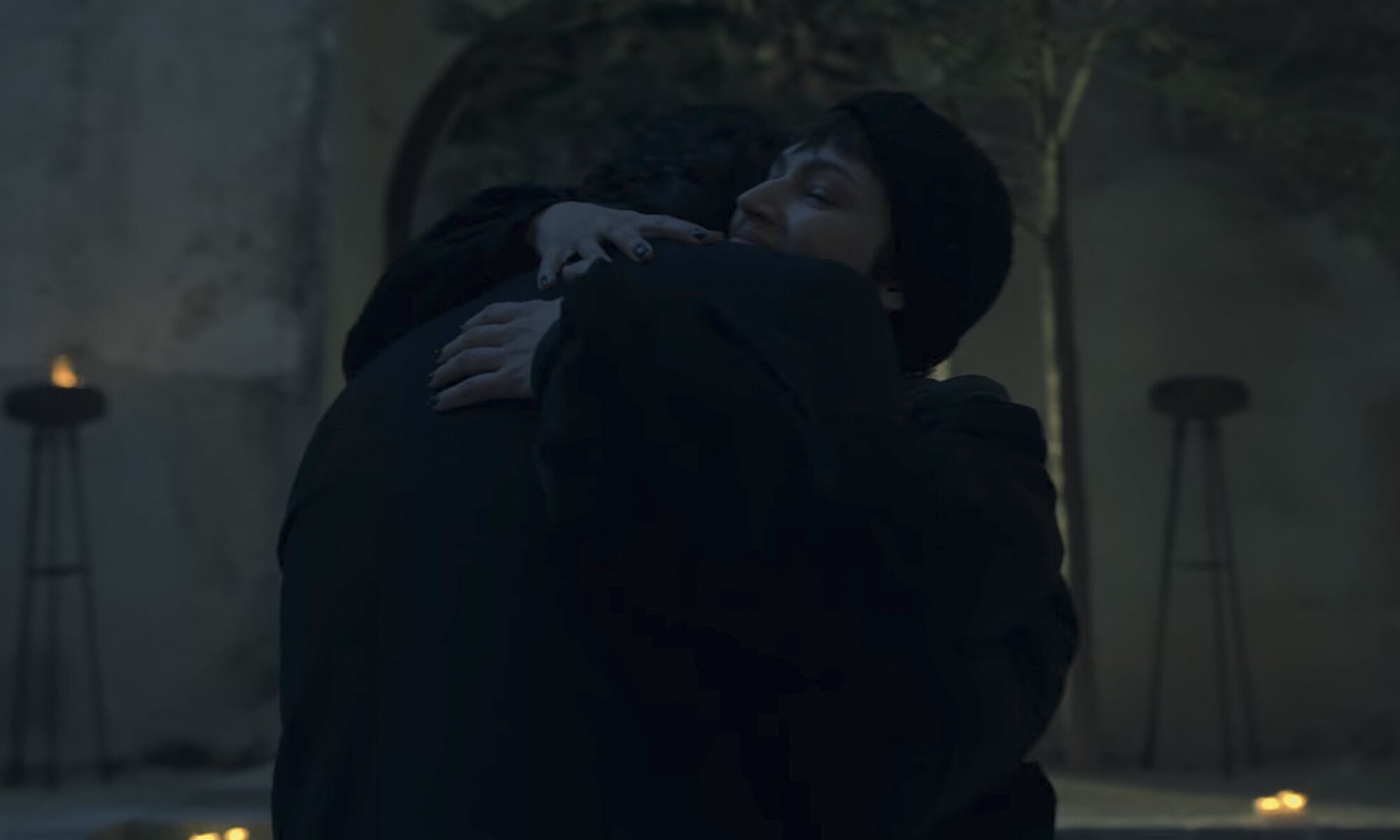 El Profesor y Tokio se abrazan en 'La Casa de Papel'