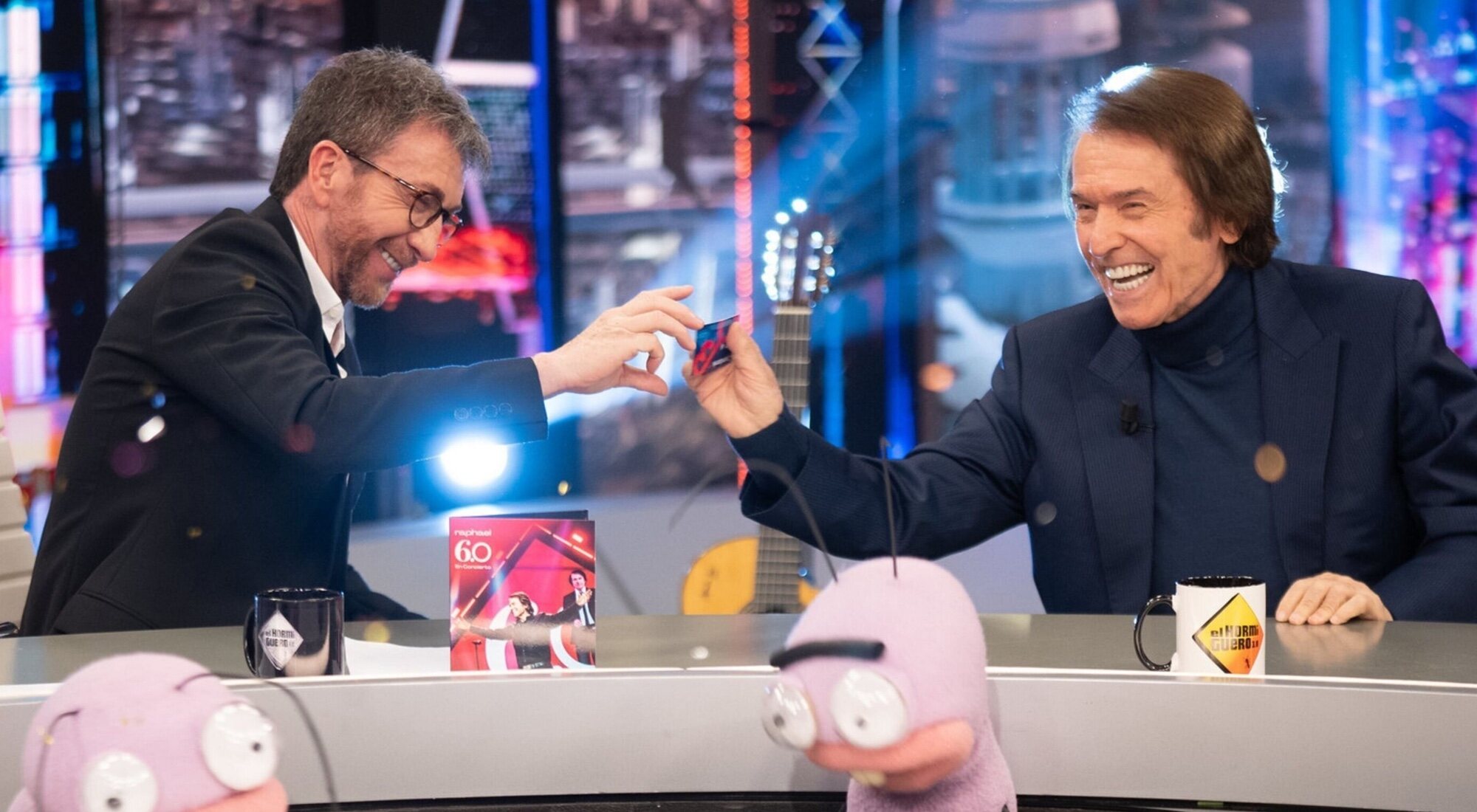 Pablo Motos y Raphael, en el plató de &#39;El hormiguero&#39;