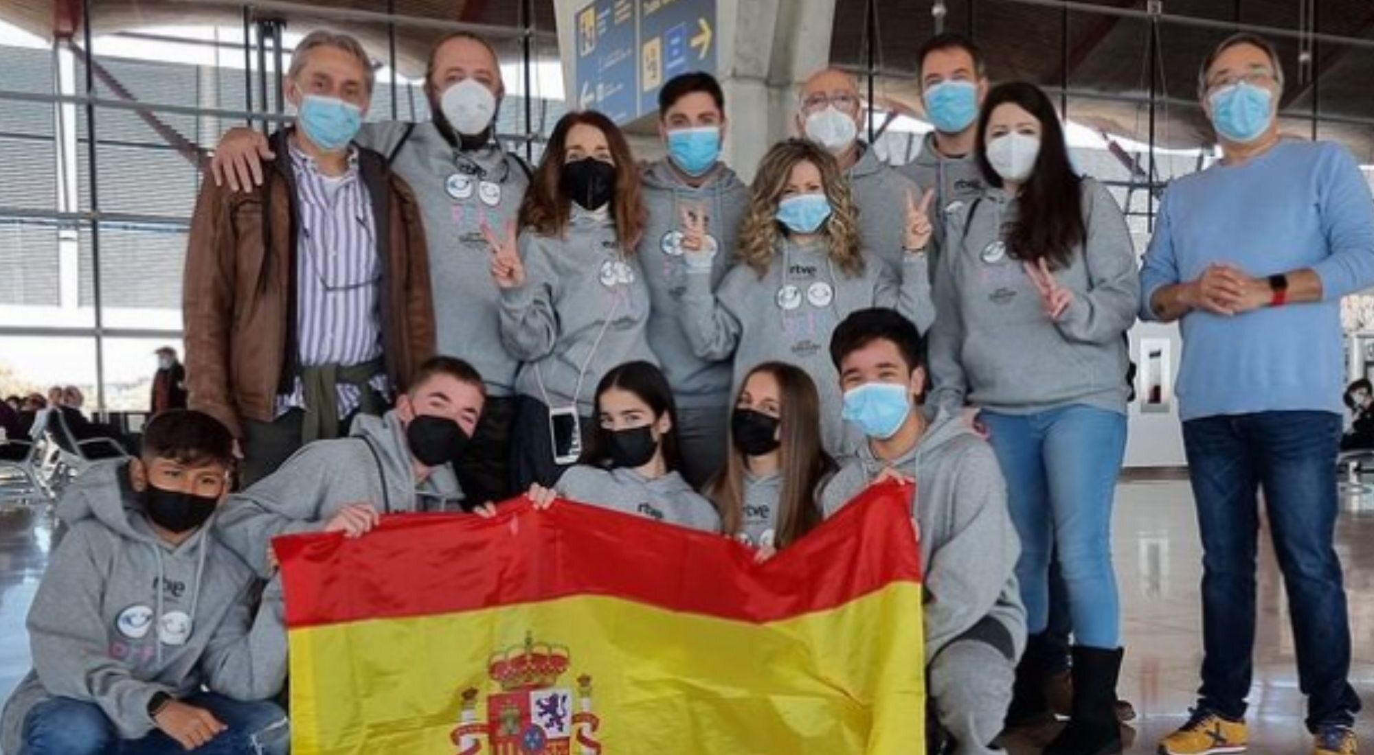 Levi Díaz y parte de la delegación española de Eurovision Junior 2021