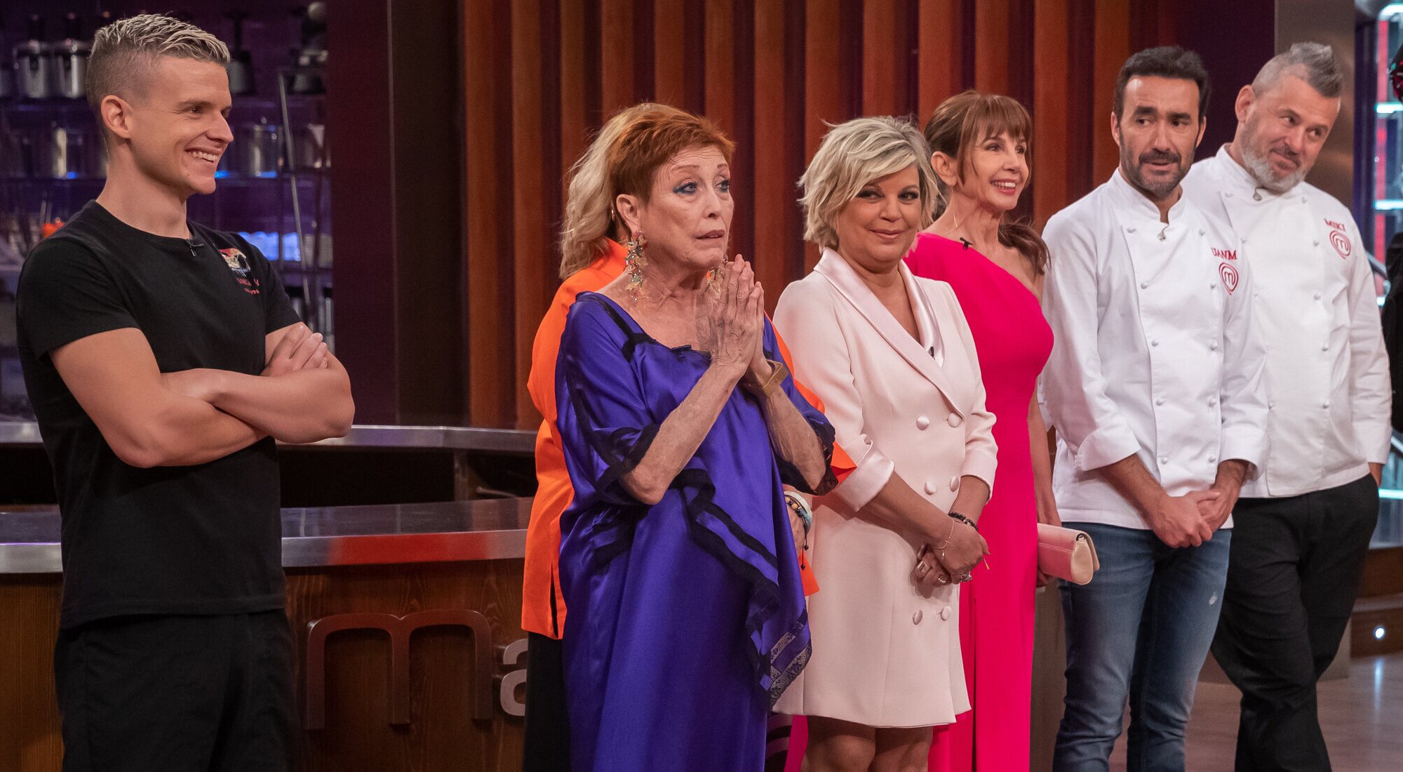 Verónica Forqué, arropada por sus compañeros en la final de &#39;MasterChef Celebrity 6&#39;