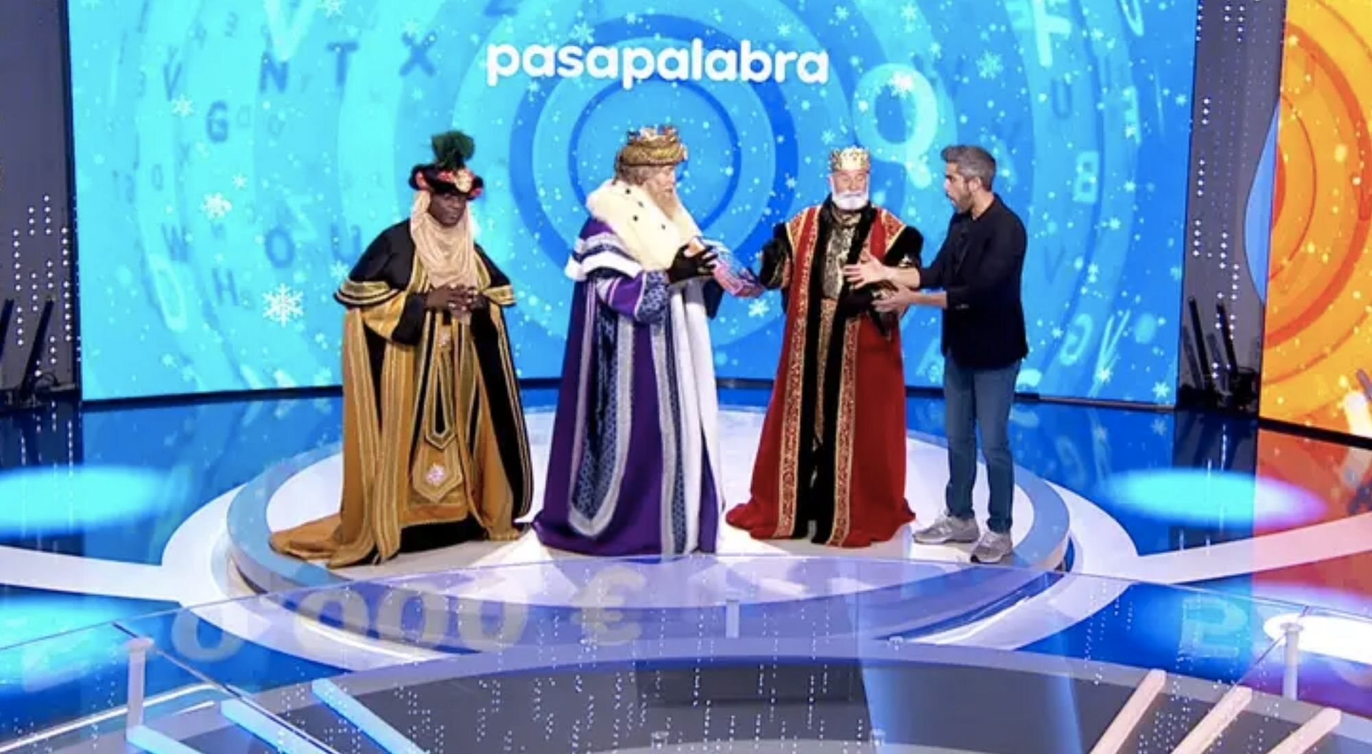 Los Reyes Magos en 'Pasapalabra' junto a Roberto Leal