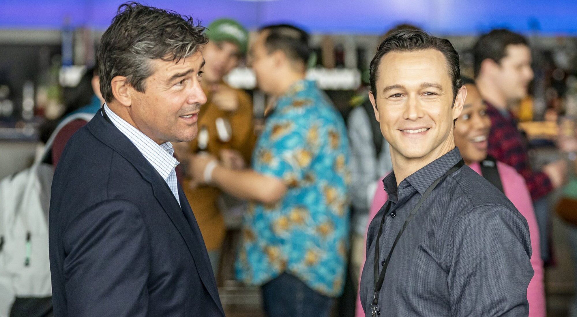 Kyle Chandler y Joseph Gordon-Levitt en 'Super Pumped'