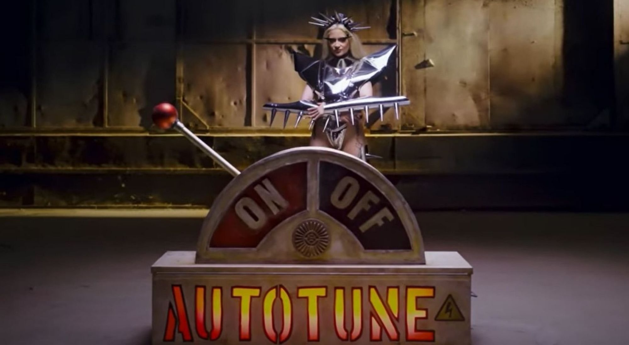 Luna Ki, en el videoclip de &quot;Voy a morir&quot;