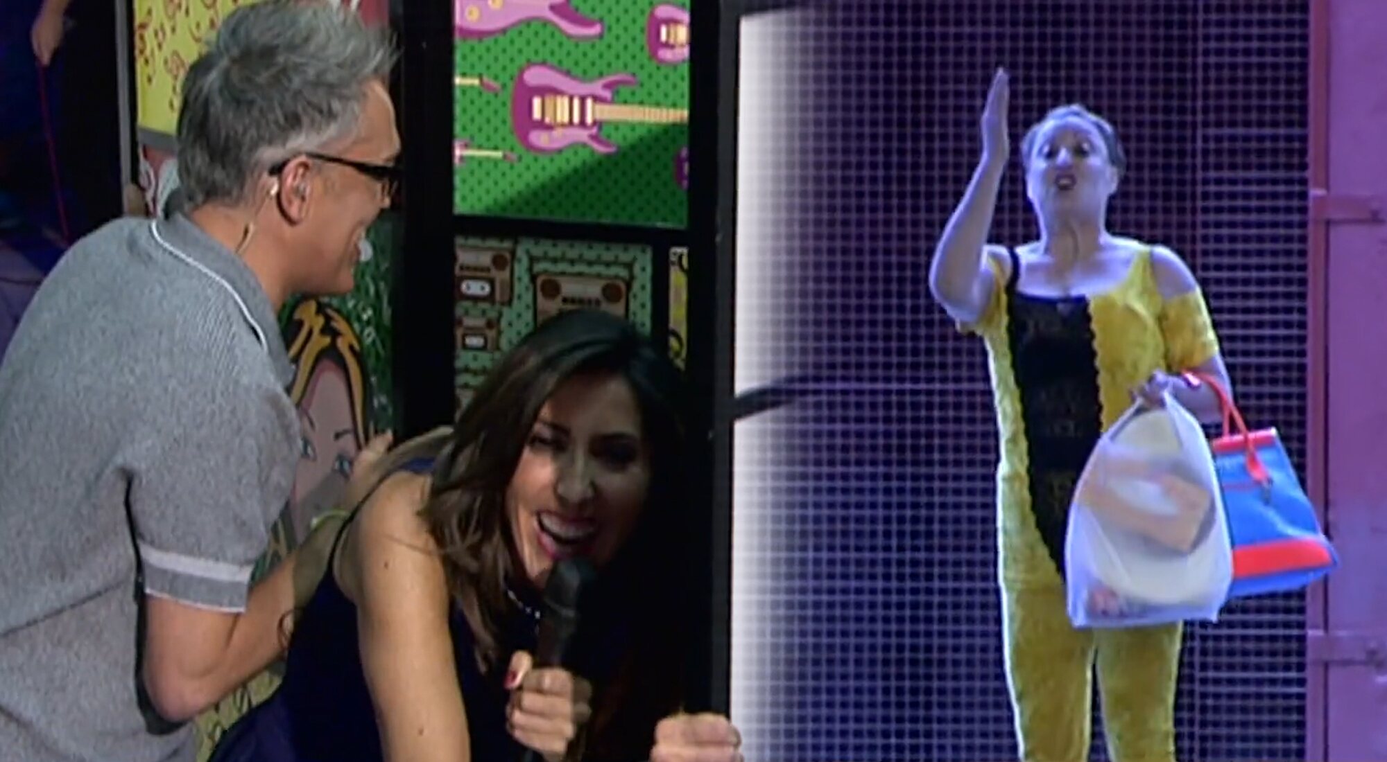 Paz Padilla le canta una saeta a Aramís Fuster, en 'Sálvame', mientras abandona Telecinco