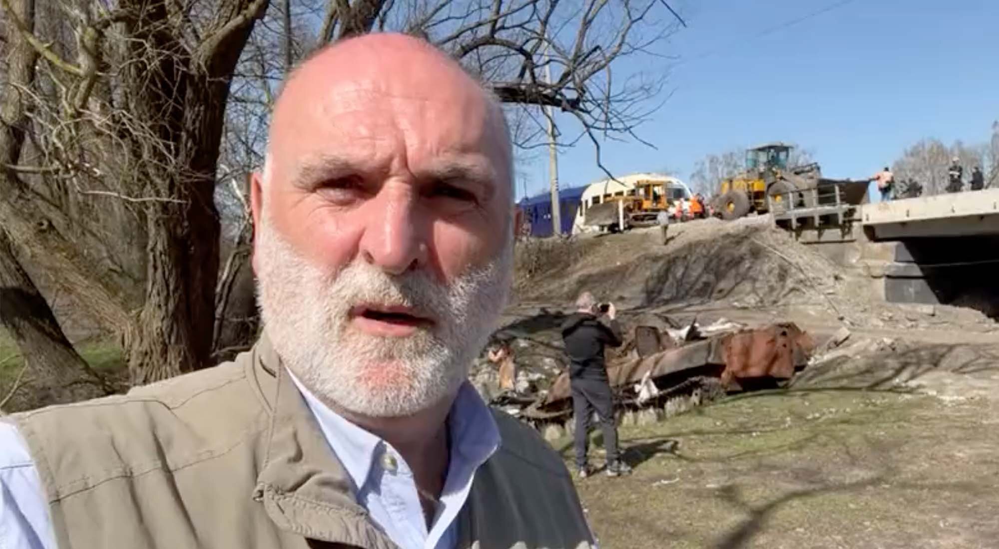 José Andrés, en uno de sus vídeos para su cuenta de Twitter