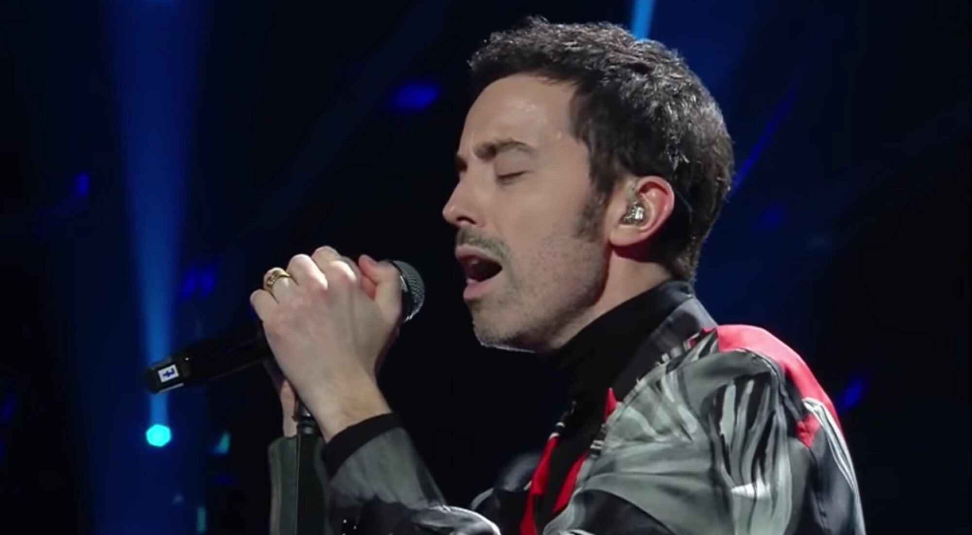 Diodato interpretando &quot;Fai Rumore&quot; en la 70 edición del Festival de San Remo