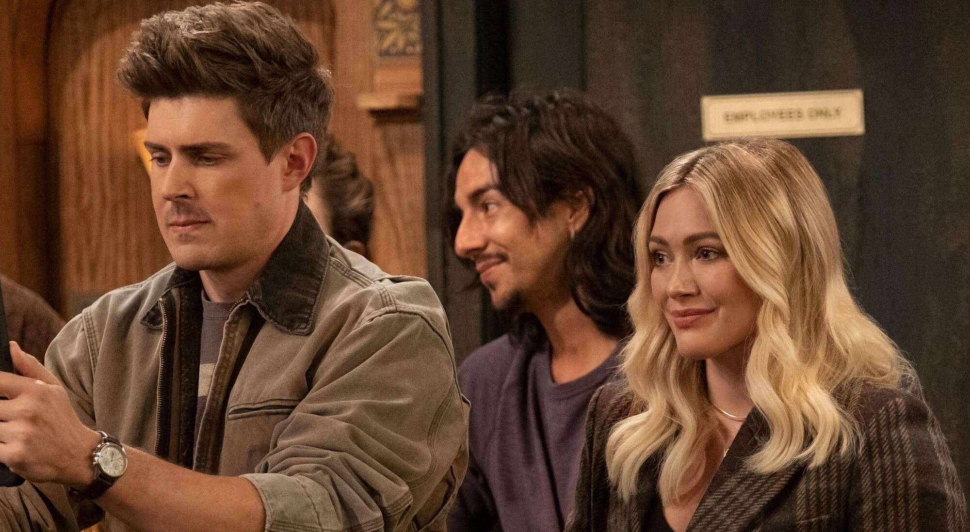 Chris Lowell y Hilary Duff en &#39;Cómo conocí a tu padre&#39;