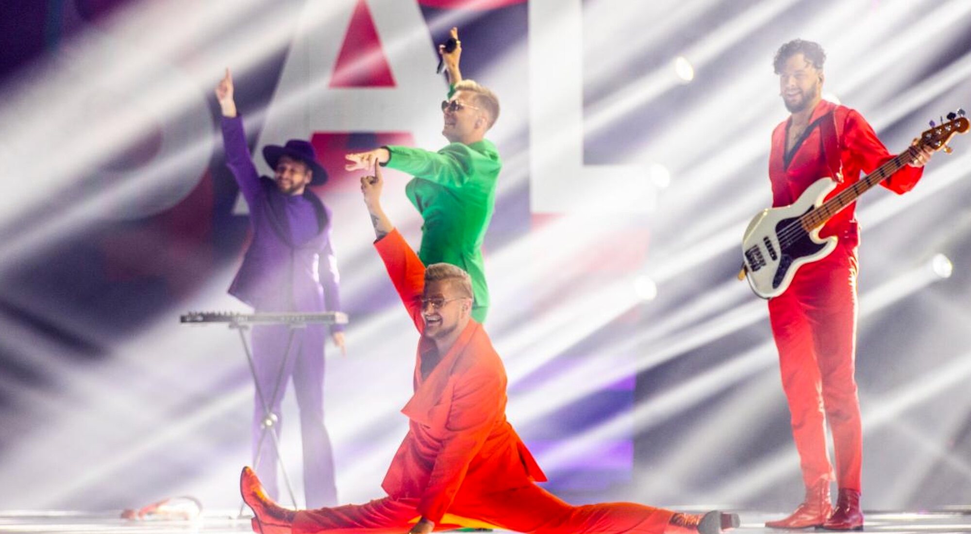 Citi Zeni, representantes de Letonia, interpretando "Eat Your Salad" en el segundo pase de ensayos para Eurovisión 2022