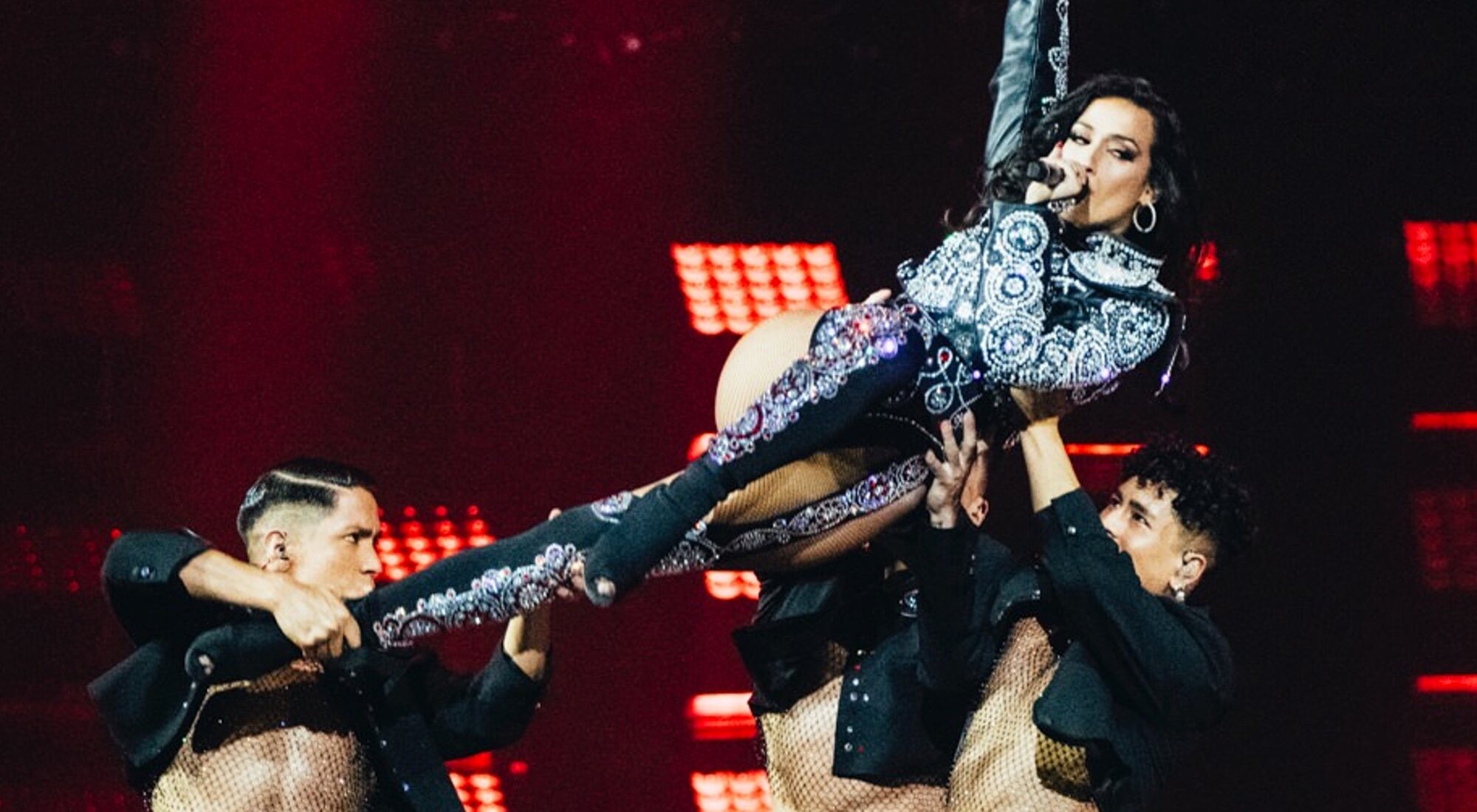 Chanel interpreta "SloMo" en la Final de Eurovisión 2022