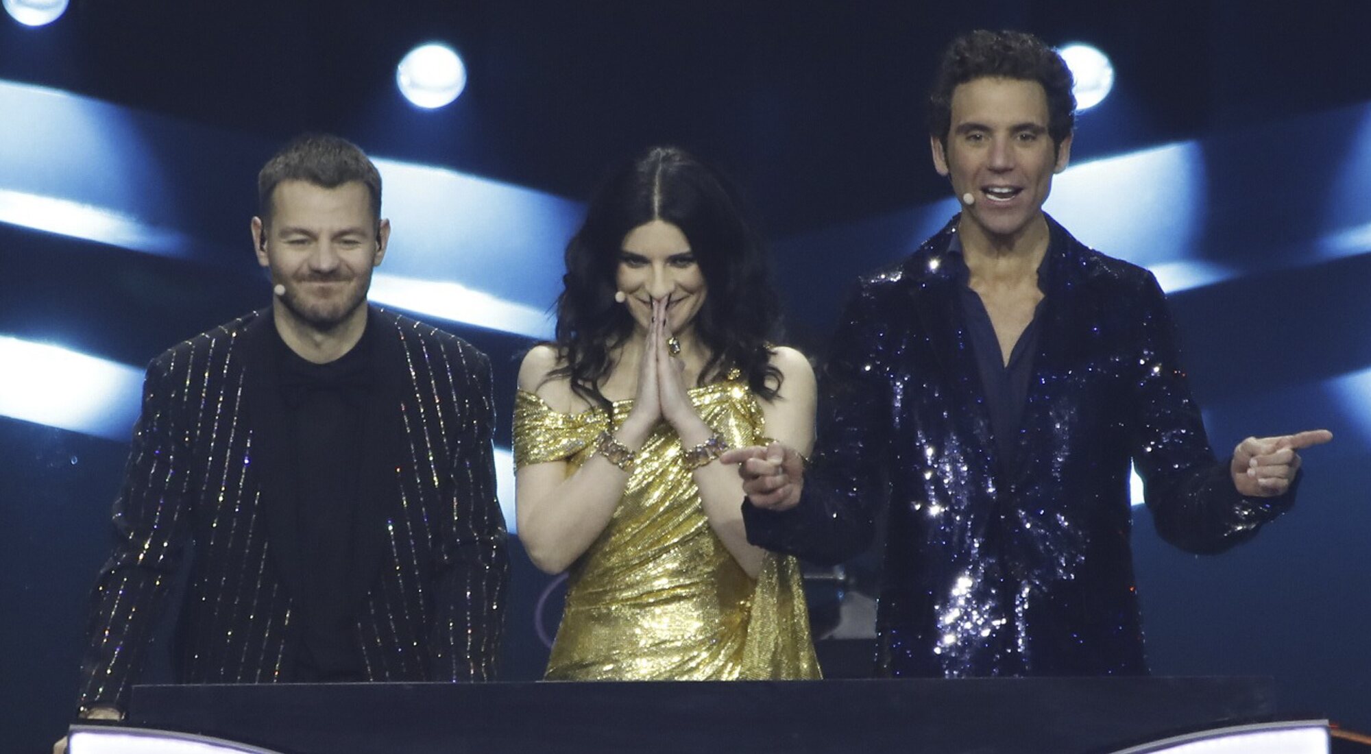 Alessandro Cattelan, Laura Pausini y Mika en la final de Eurovisión 2022