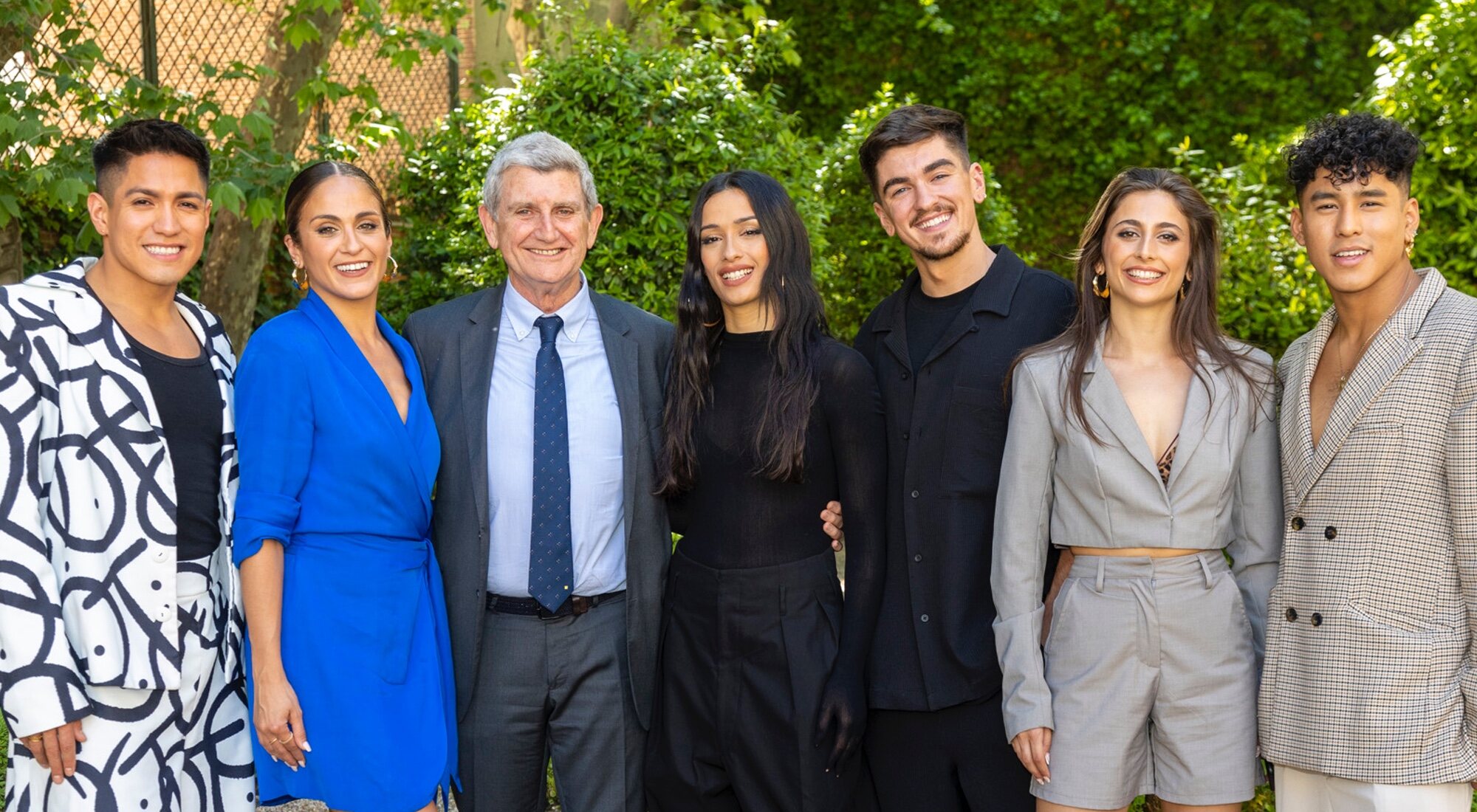 Tornero junto a Chanel y sus bailarines