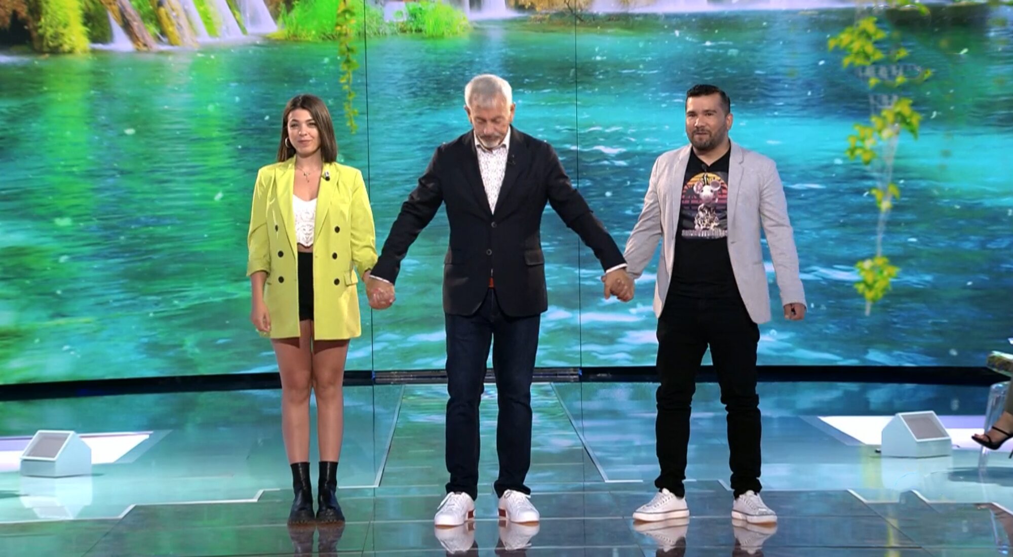 Lola, Carlos Sobera y Luciano, antes de que se confirme su visita a 'Supervivientes 2022'