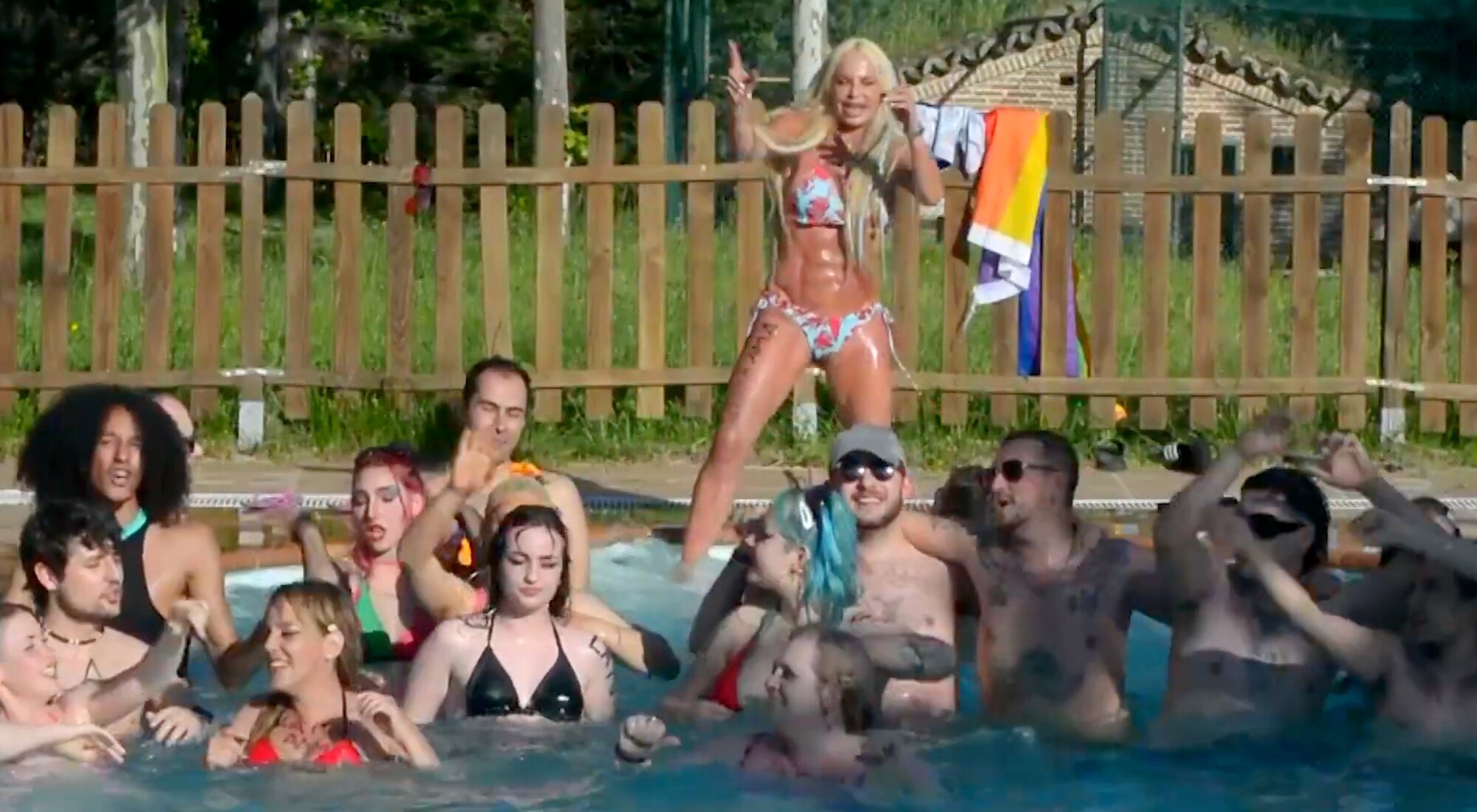 Videoclip de "La puta ama", el single veraniego de Leticia Sabater