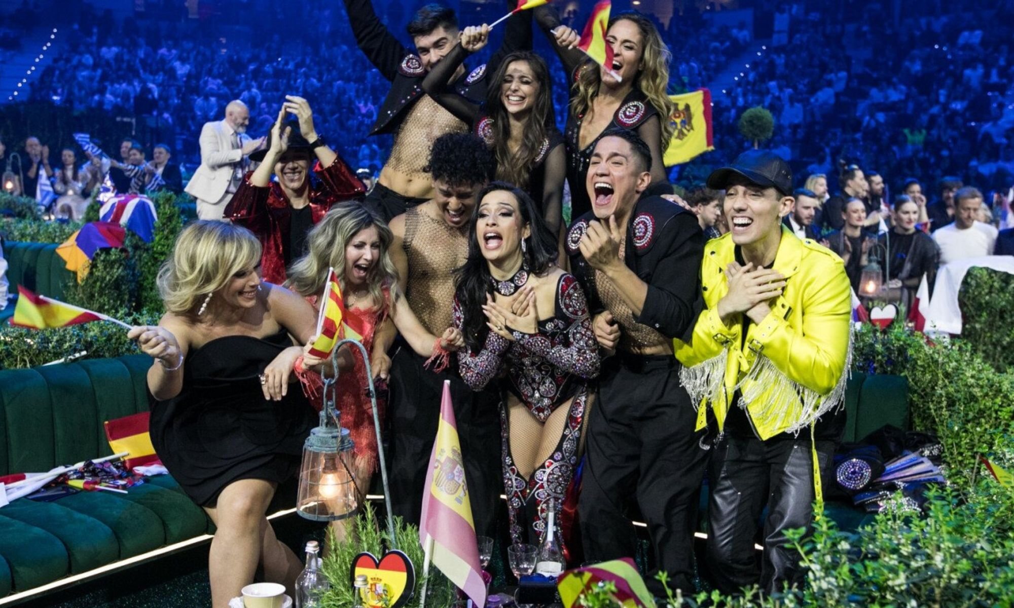 Chanel y su equipo en Eurovisión 2022