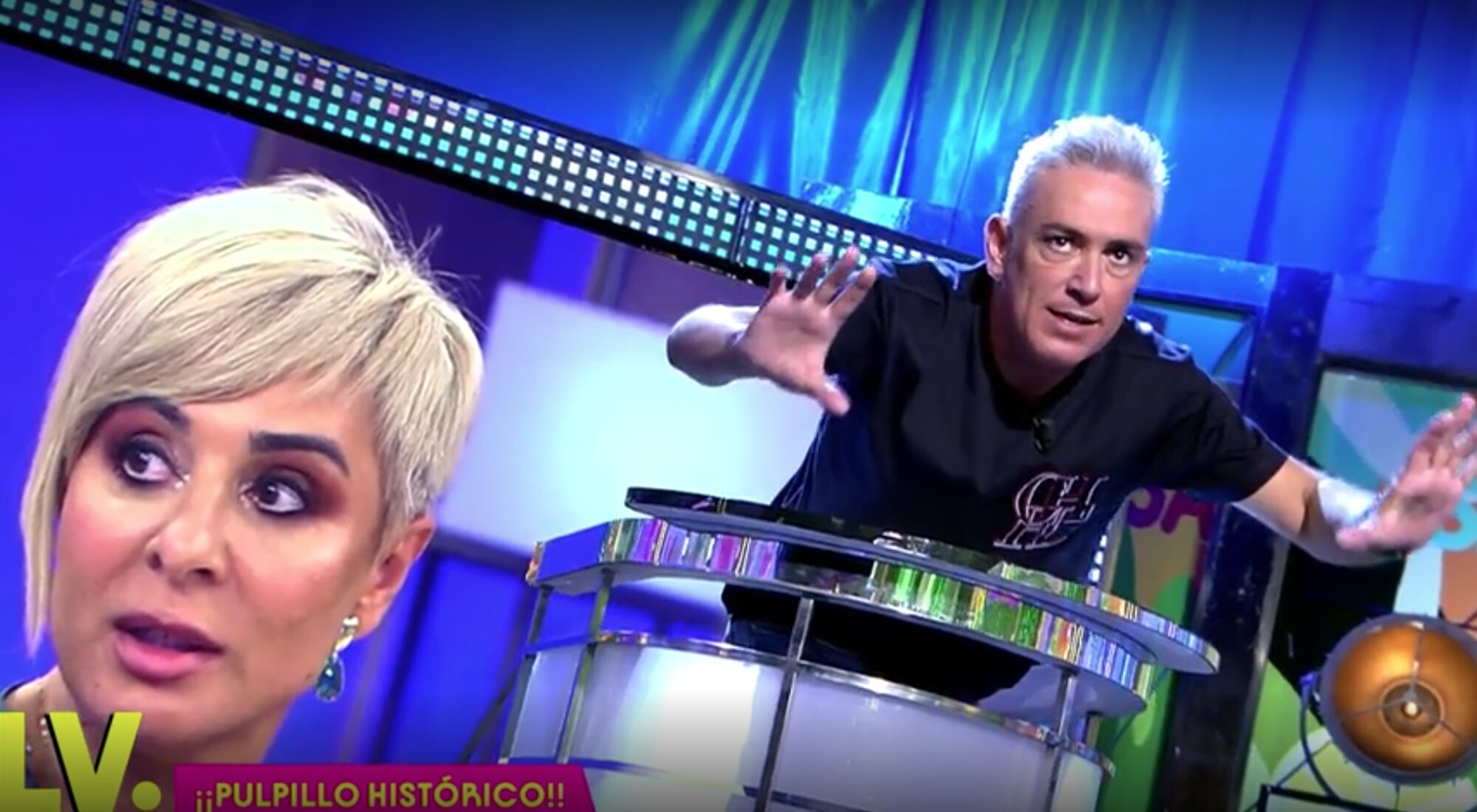 Kiko Hernández anunciando en 'Sálvame' la separación de Ana María Aldón y José Ortega Cano