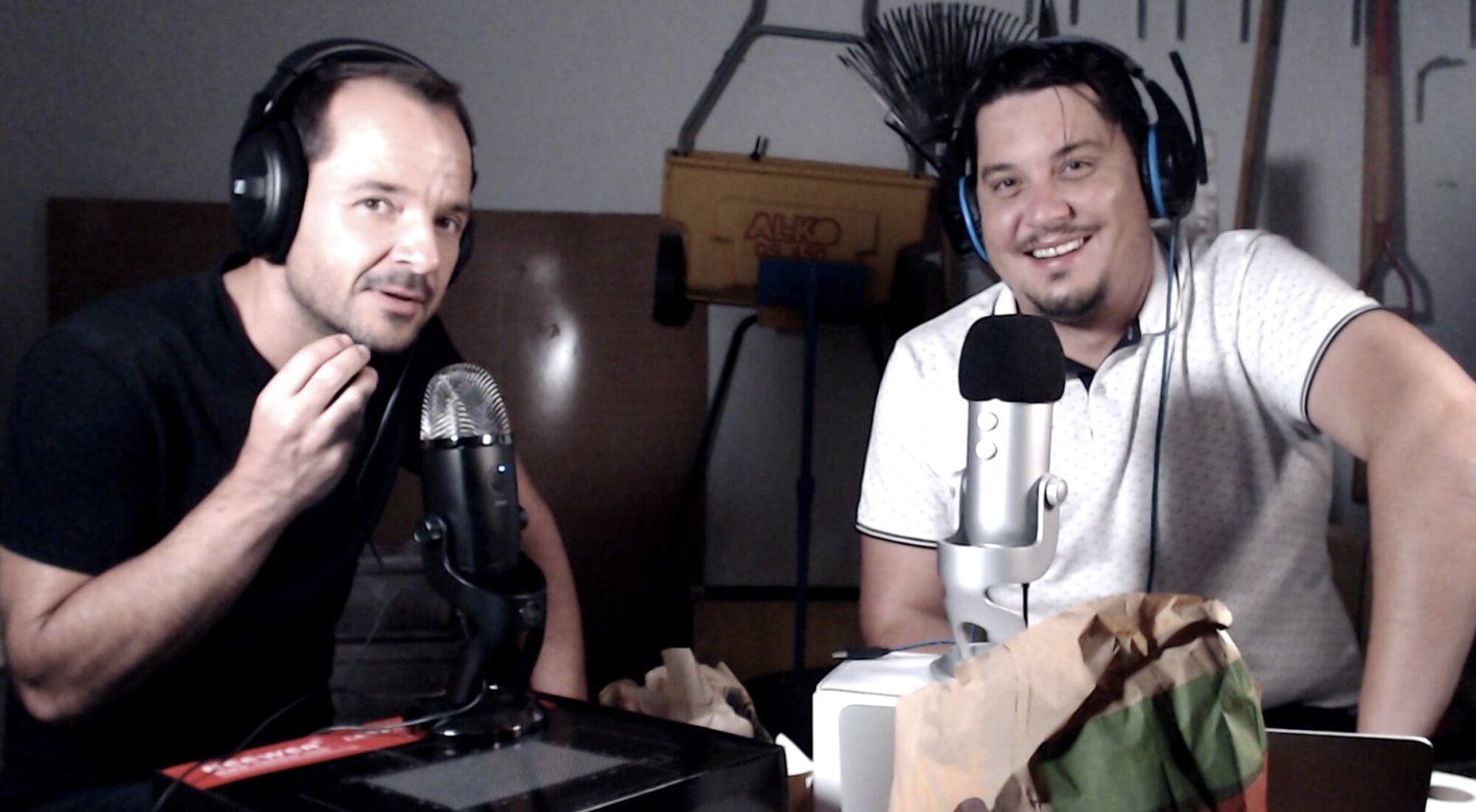 Ángel Martín y José Lozano en su podcast "Misterios cotidianos"