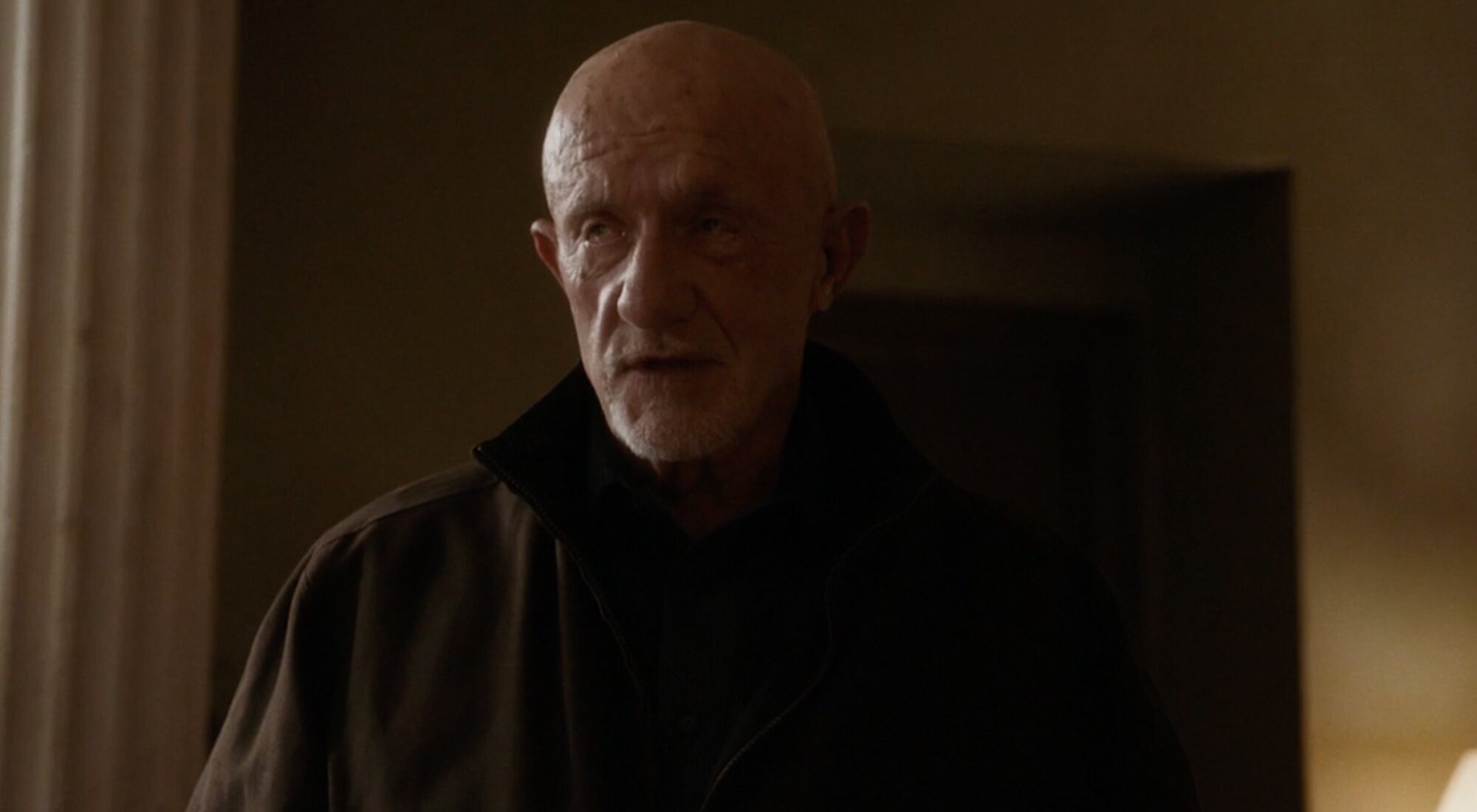 Mike informa a Saul sobre Heisenberg en 'Better Call Saul'