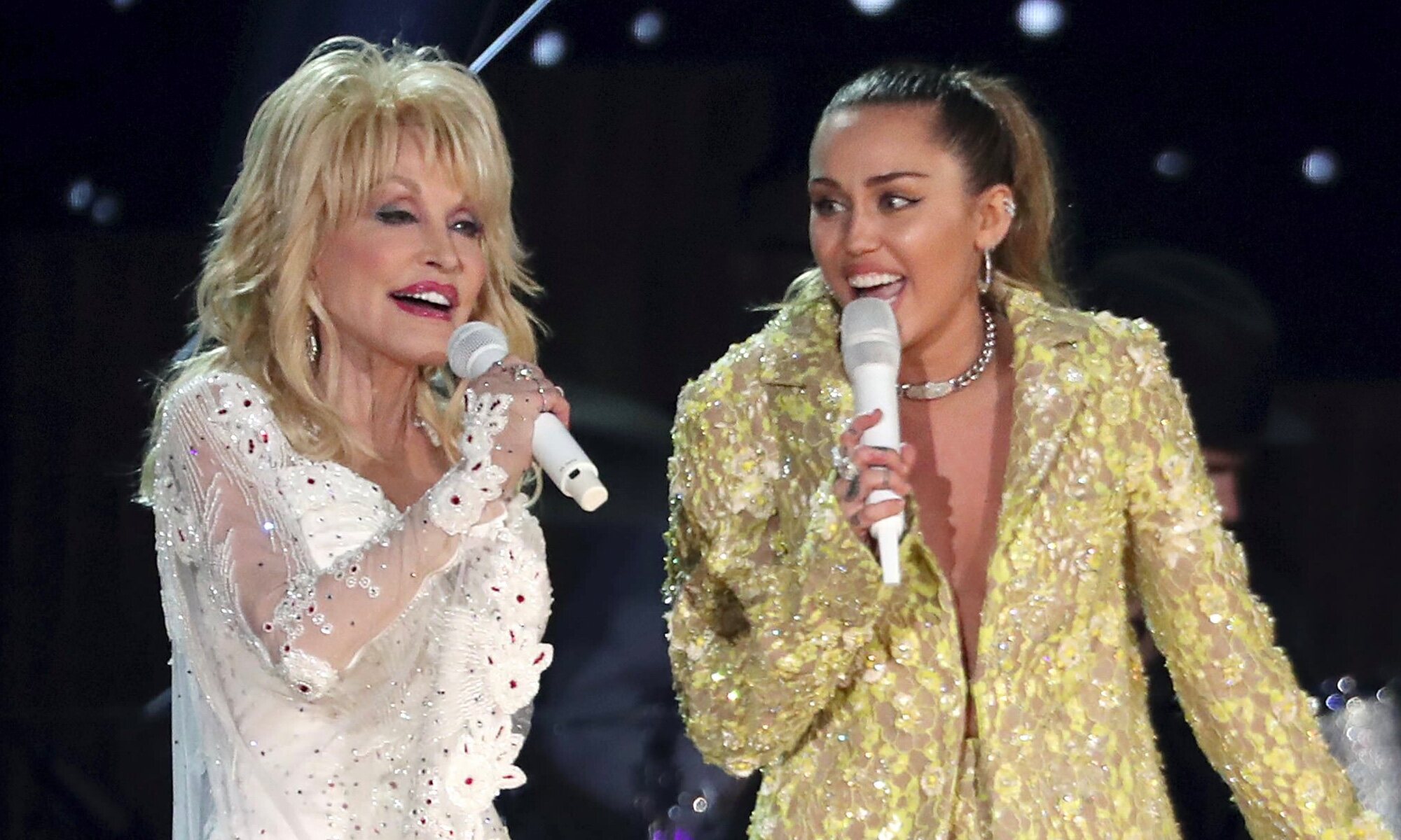 Dolly Parton y Miley Cyrus, en los Premios Grammy 2019