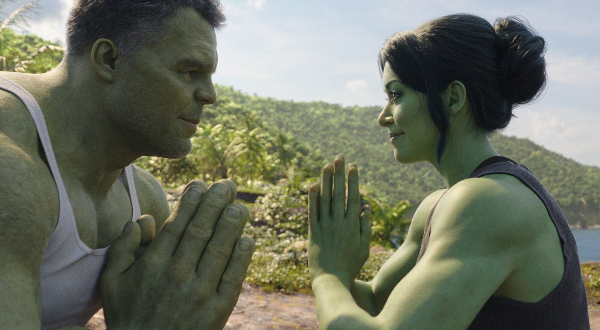 Mark Ruffalo y Tatiana Maslany en 'She-Hulk: Abogada Hulka'