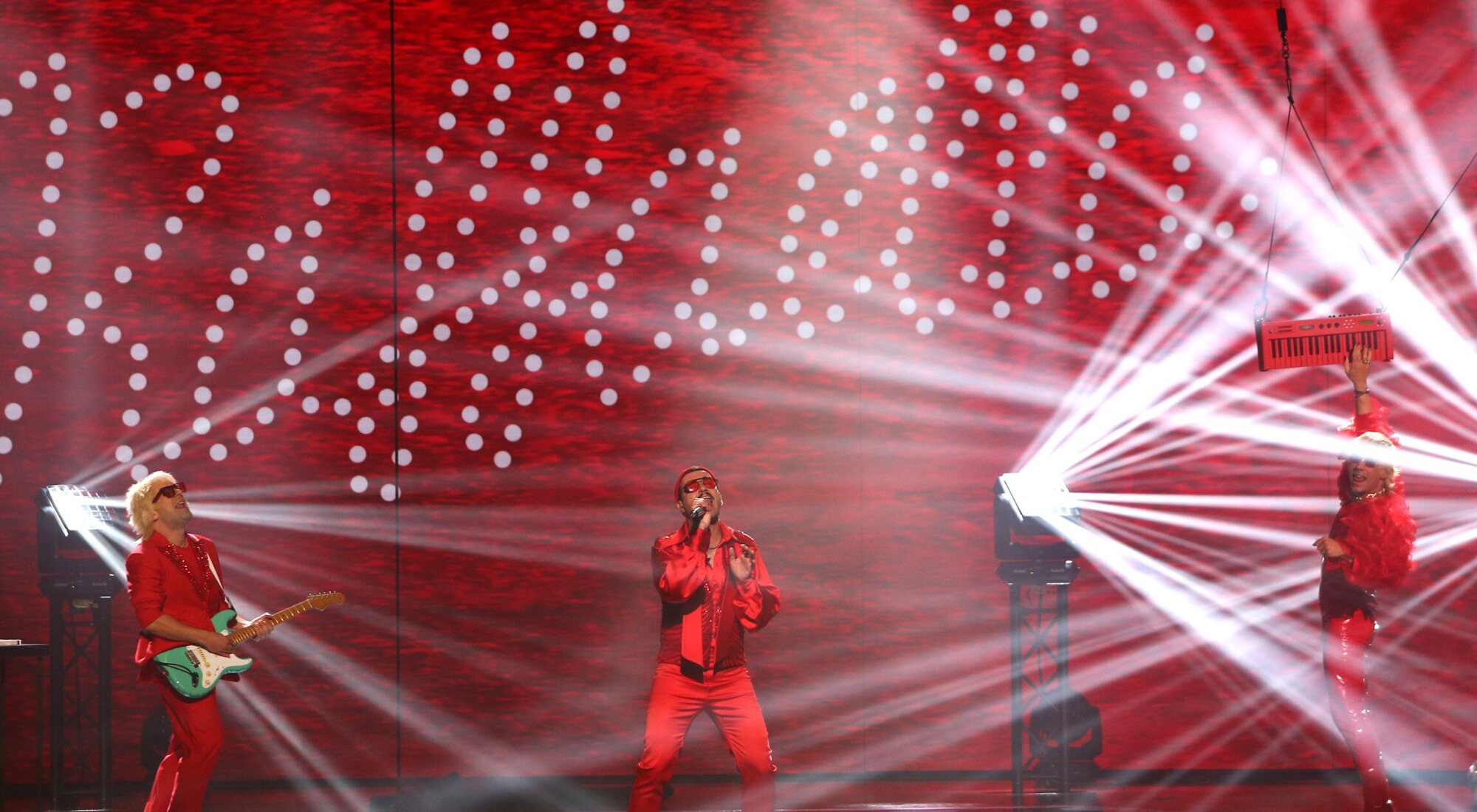 Varry Brava interpretando &quot;Raffaella&quot;