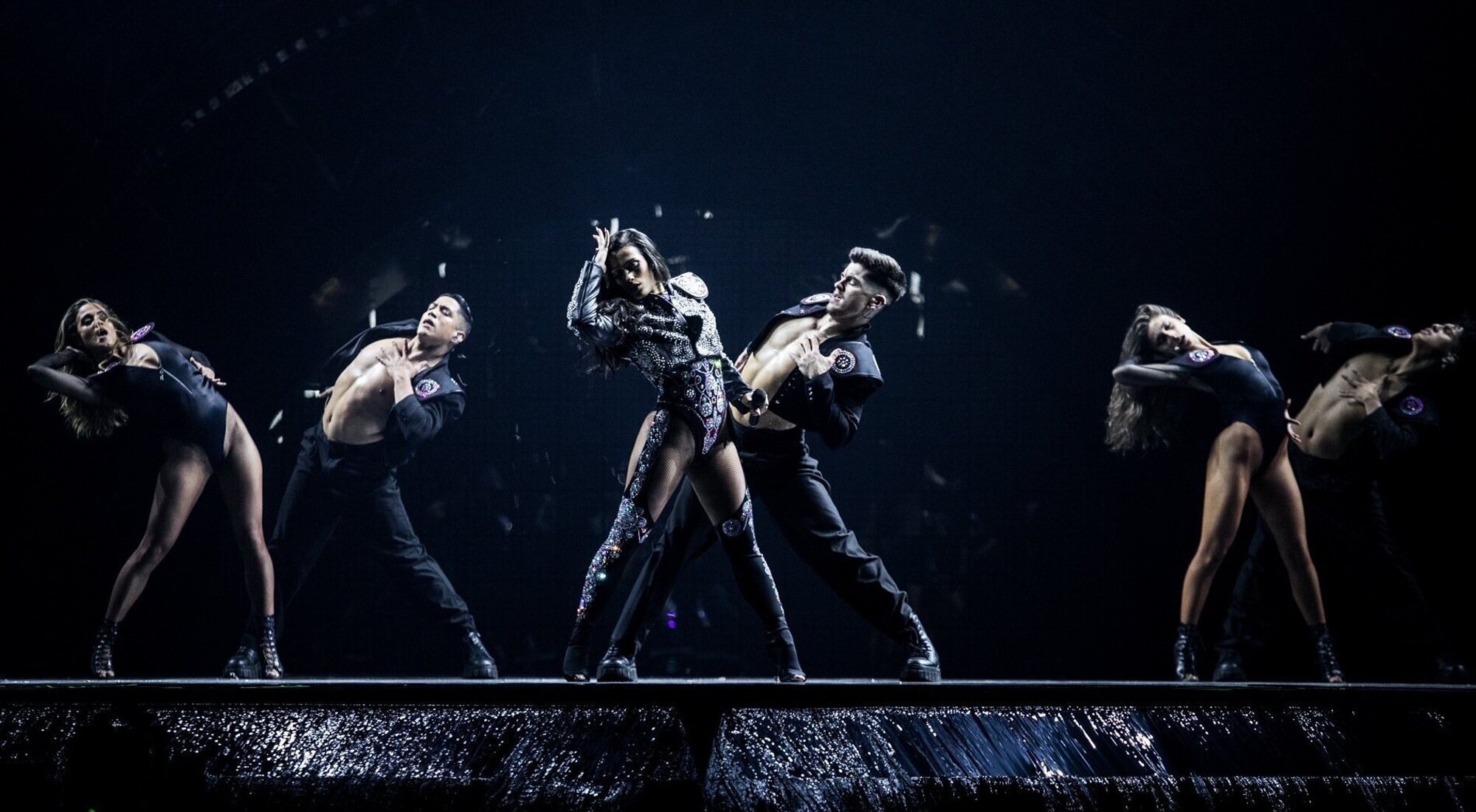 Chanel y sus bailarines en Eurovisión 2022