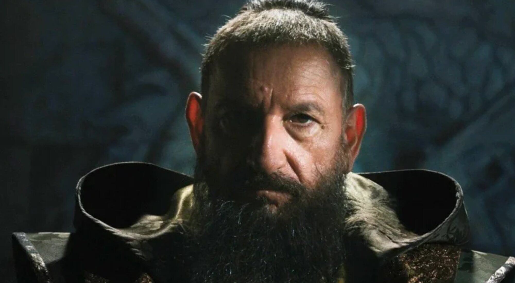 Ben Kingsley como Trevor Slattery