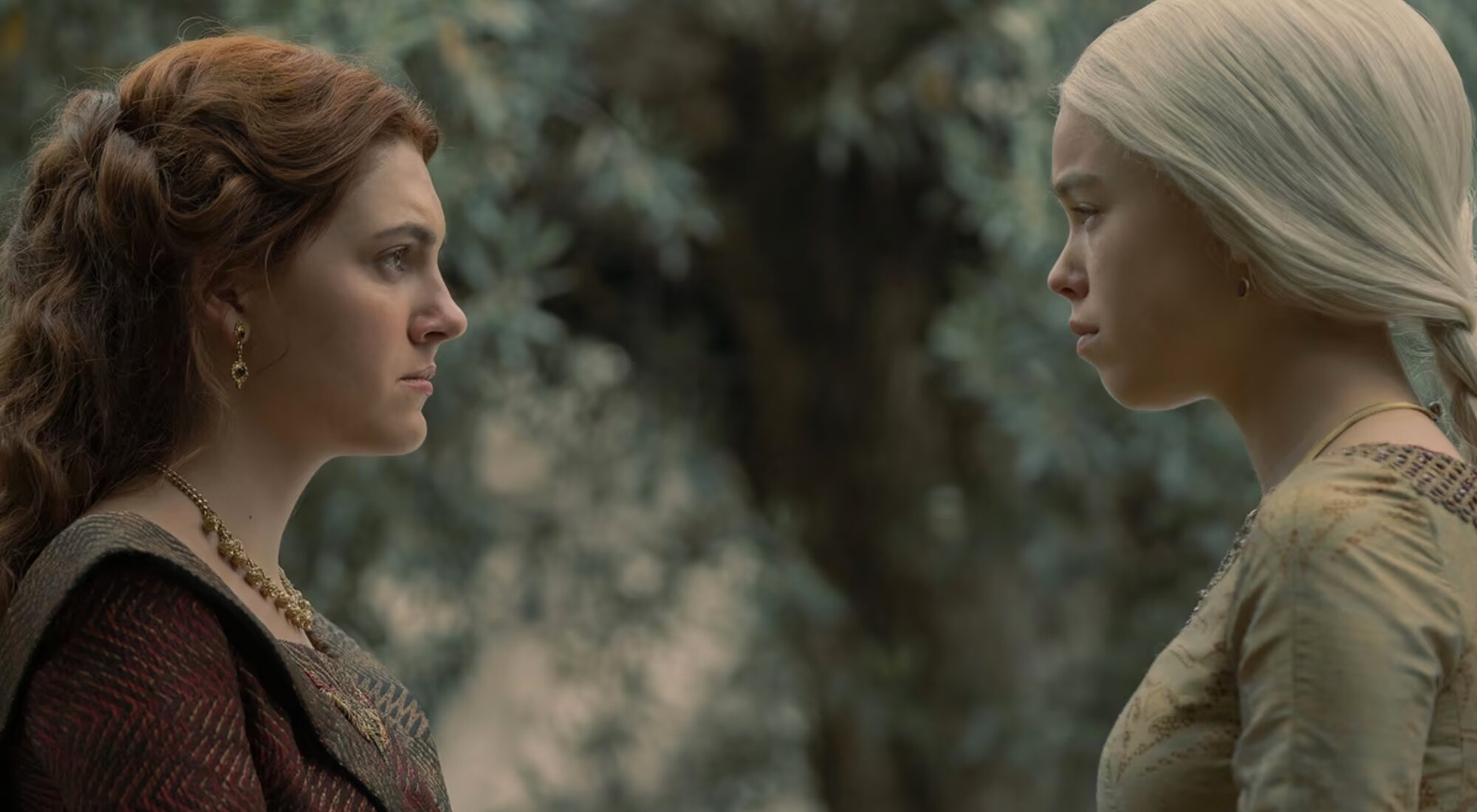 Emily Carey y Milly Alcock en 'La Casa del Dragón'