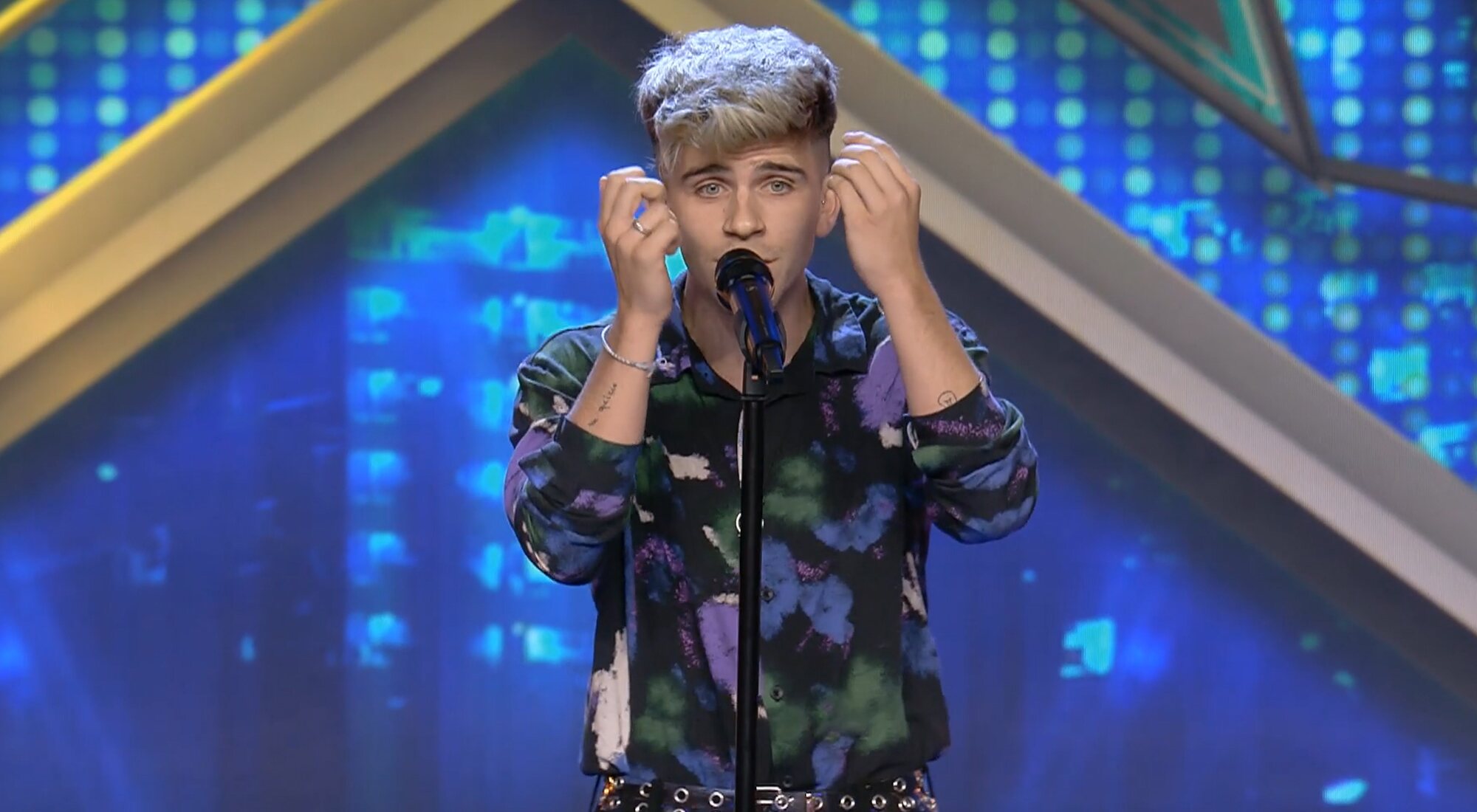 Hugo Marlo canta sobre el escenario de 'Got Talent España 8'