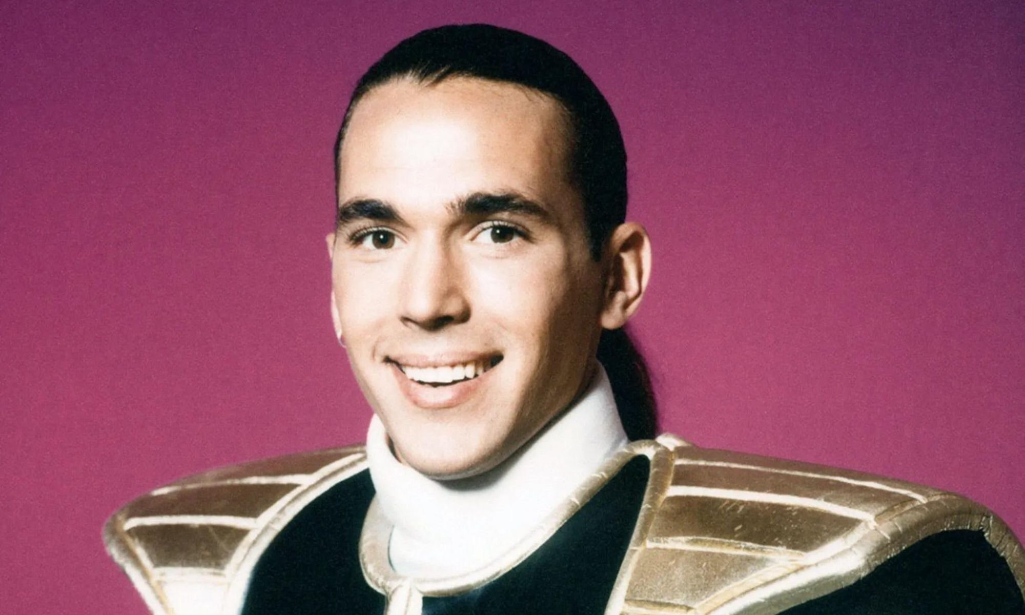 Jason David Frank como el White Ranger en 'Power Rangers'