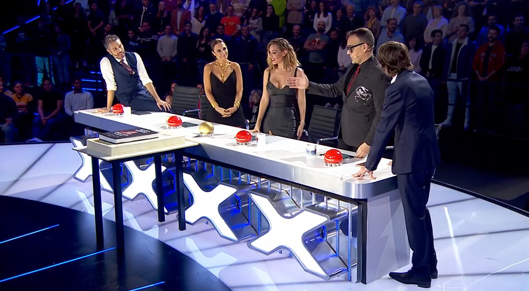 Risto Mejide es sorprendido por el equipo de &#39;Got Talent&#39; por su cumpleaños