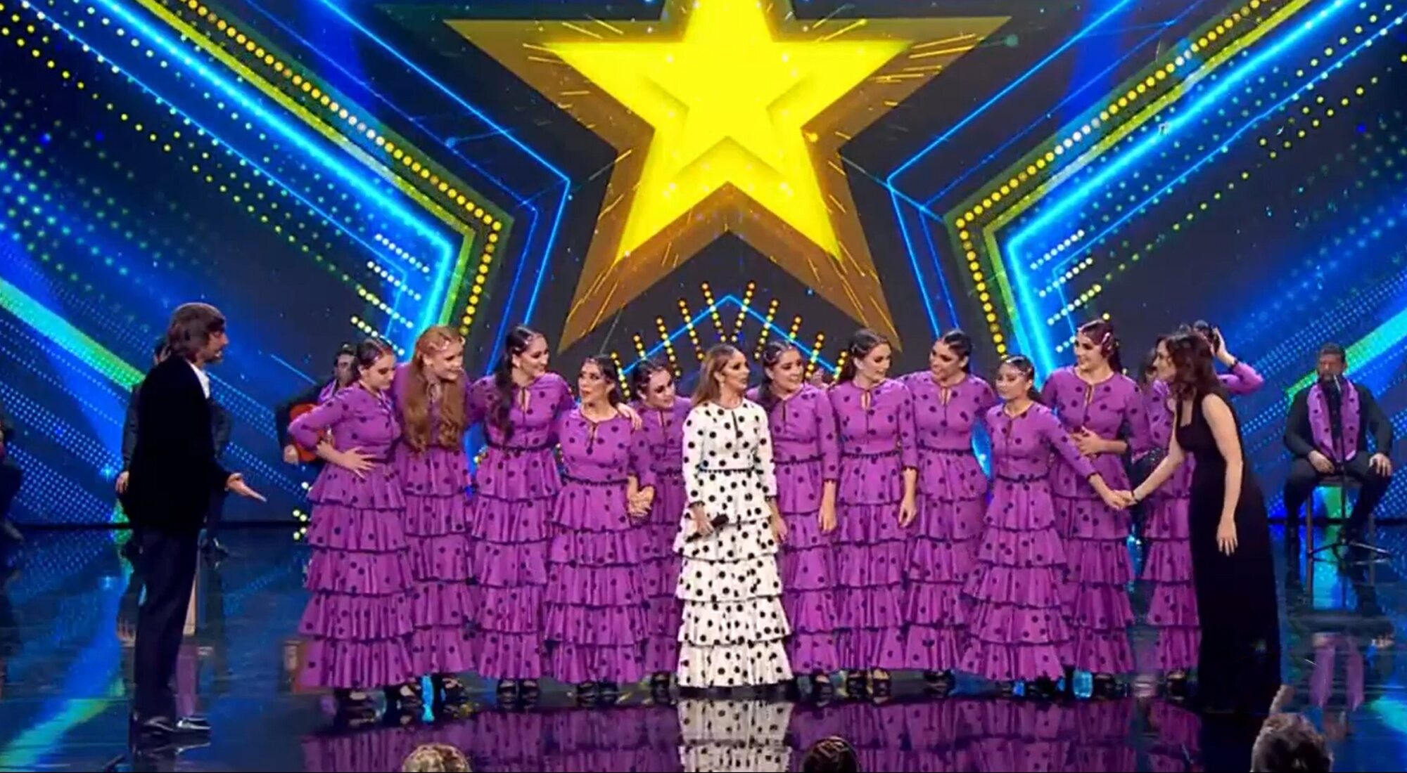 Isabel Díaz Ayuso felicita a Las niñas de Lola por su actuación en la final de &#39;Got Talent&#39;
