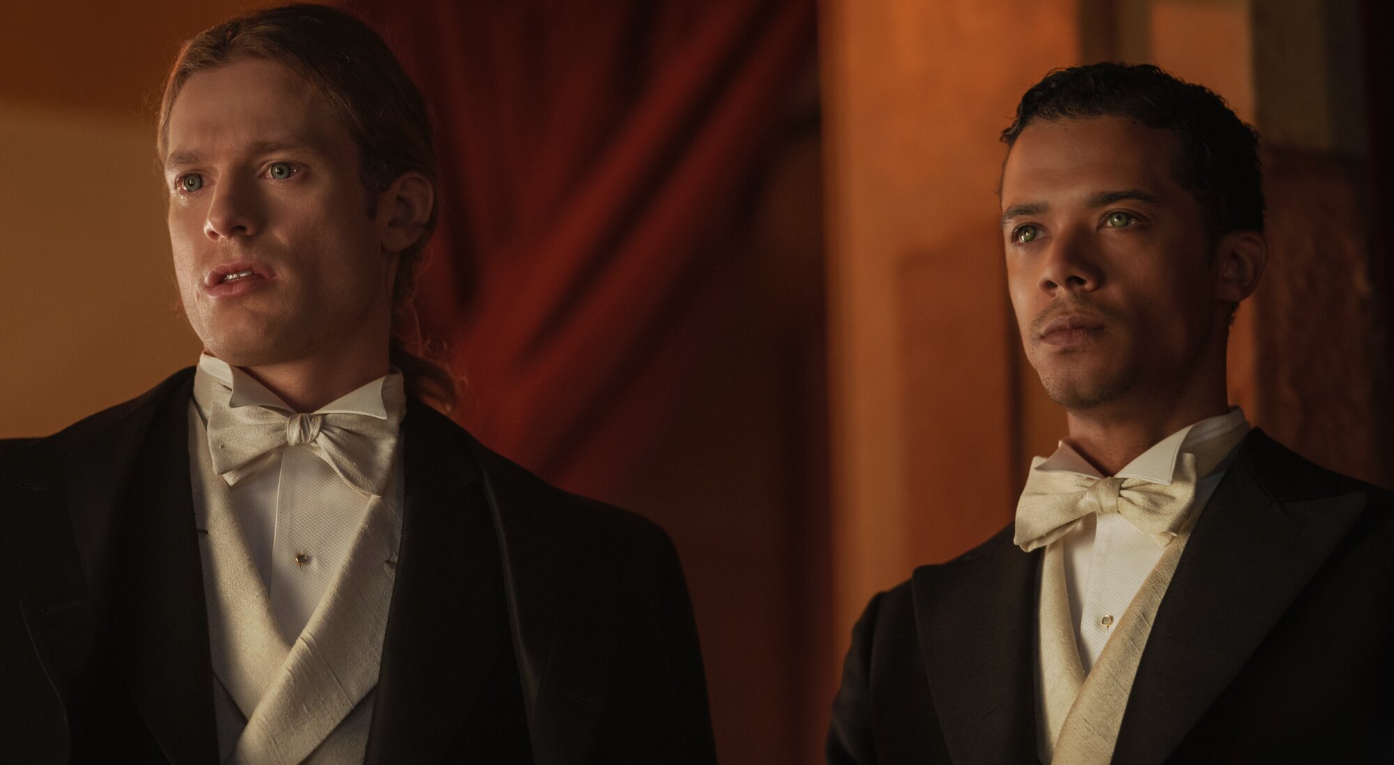 Lestat (Sam Reid) y Louis (Jacob Anderson) en 'Entrevista con el vampiro'