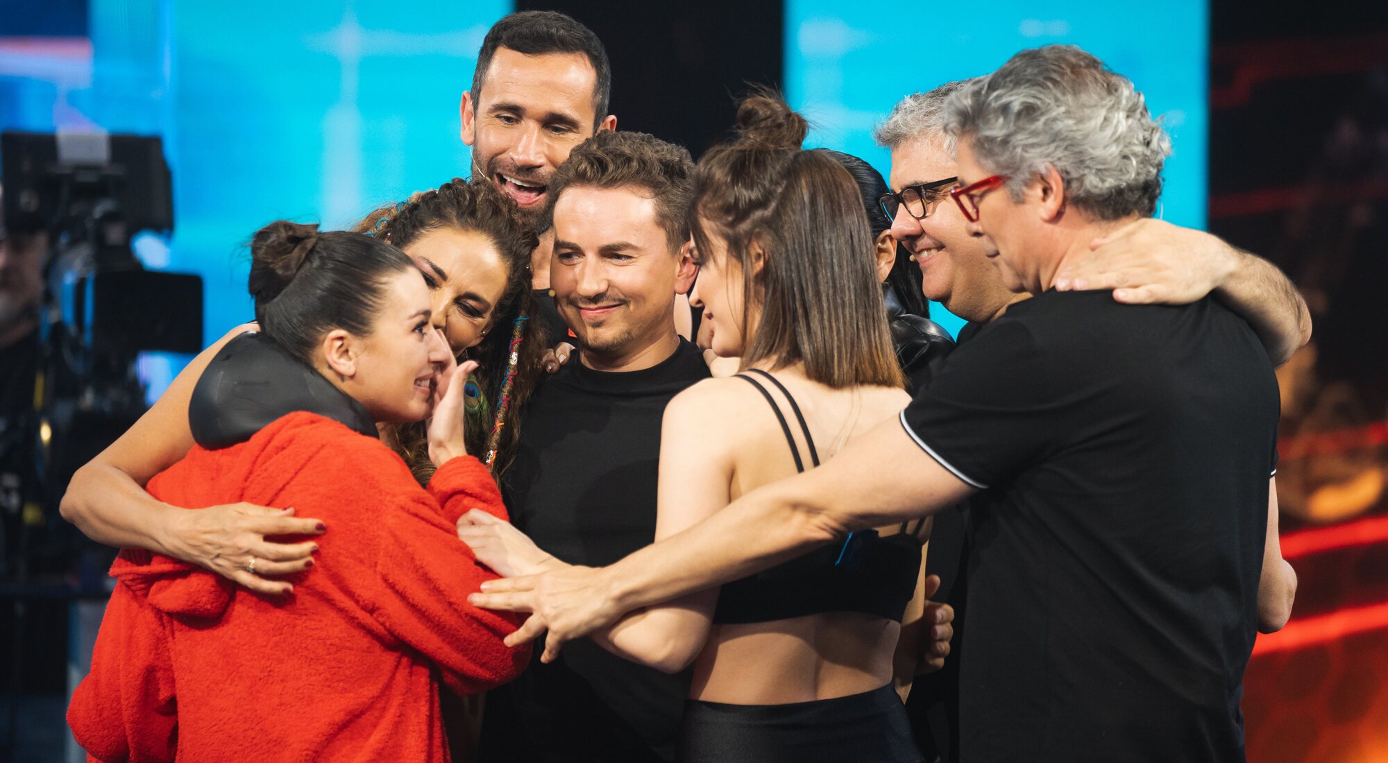 Los concursantes de 'El desafío 3' arropan a Ana Guerra tras su apnea