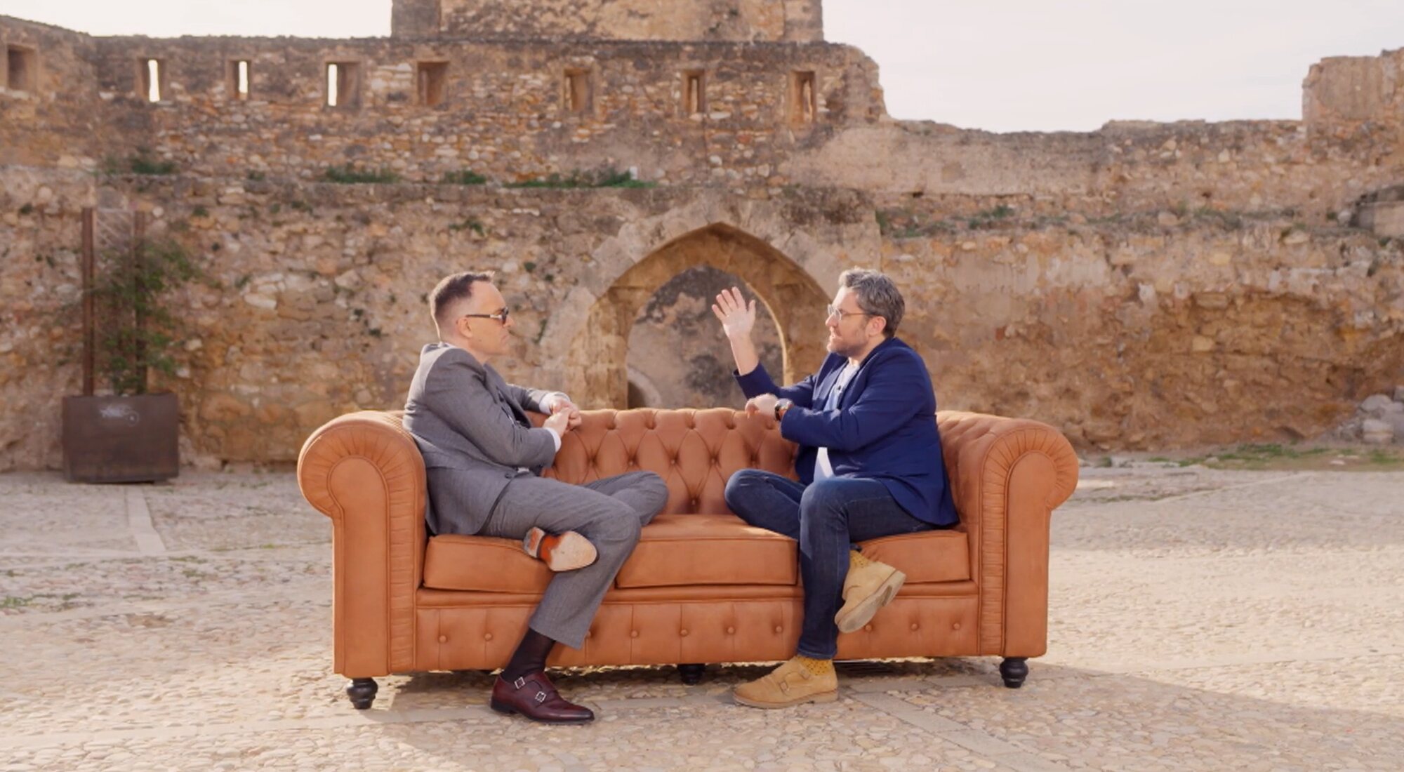 Risto Mejide y Máximo huerta charlan en 'Viajando con Chester'