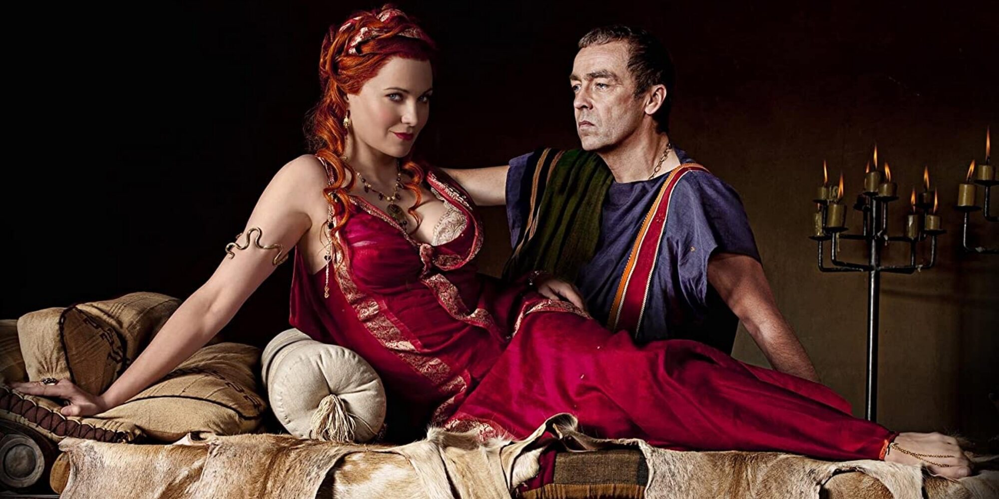 Lucy Lawless y John Hannah en 'Spartacus: Sangre y Arena'
