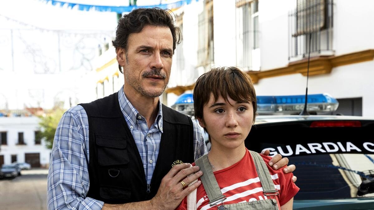 Miguel Ángel (Daniel Grao) y Julia (Zoe Stein)